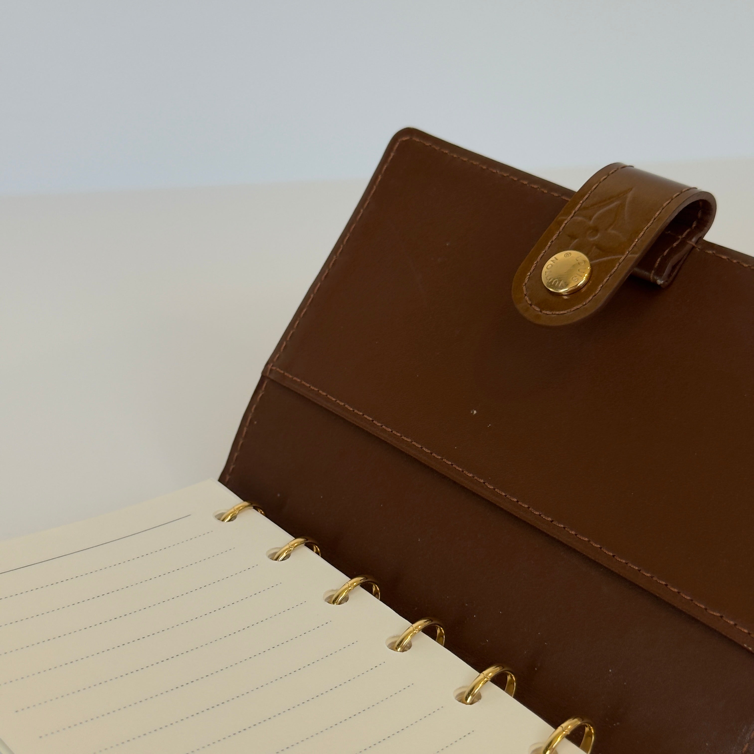 Louis Vuitton Agenda Cover Bronze - Queen May
