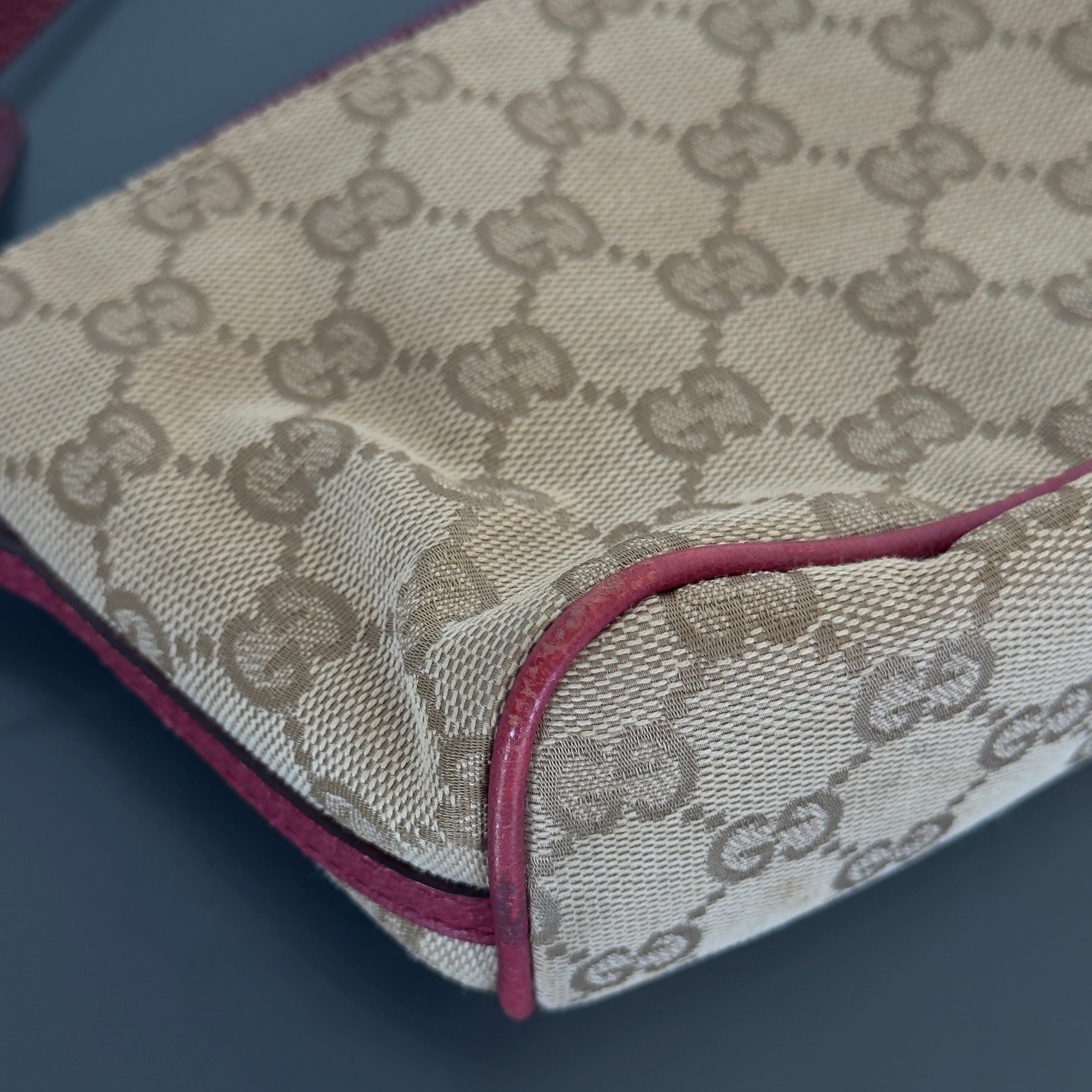 Gucci Boat Pochette - Queen May