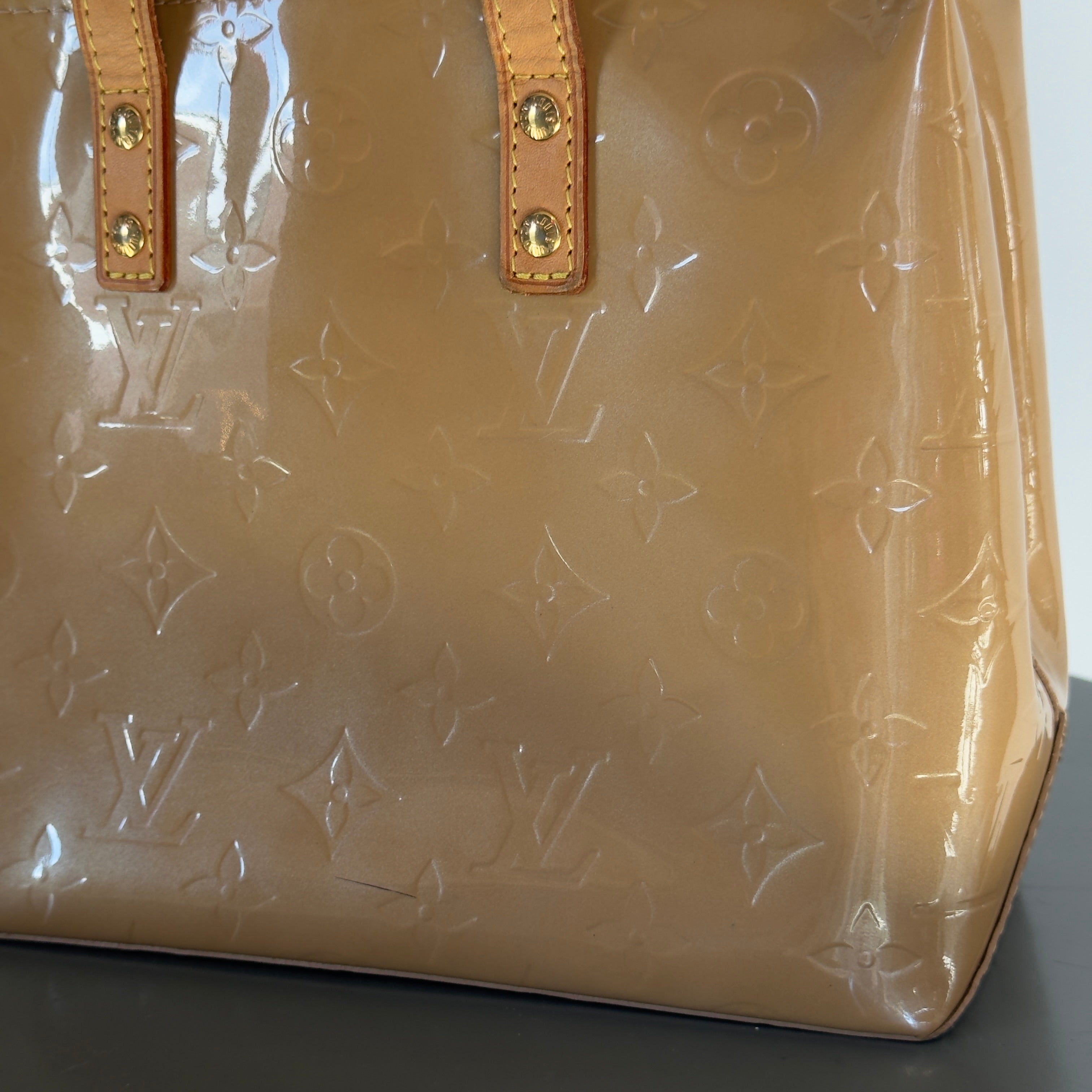 Louis Vuitton Vernis Reade - Queen May