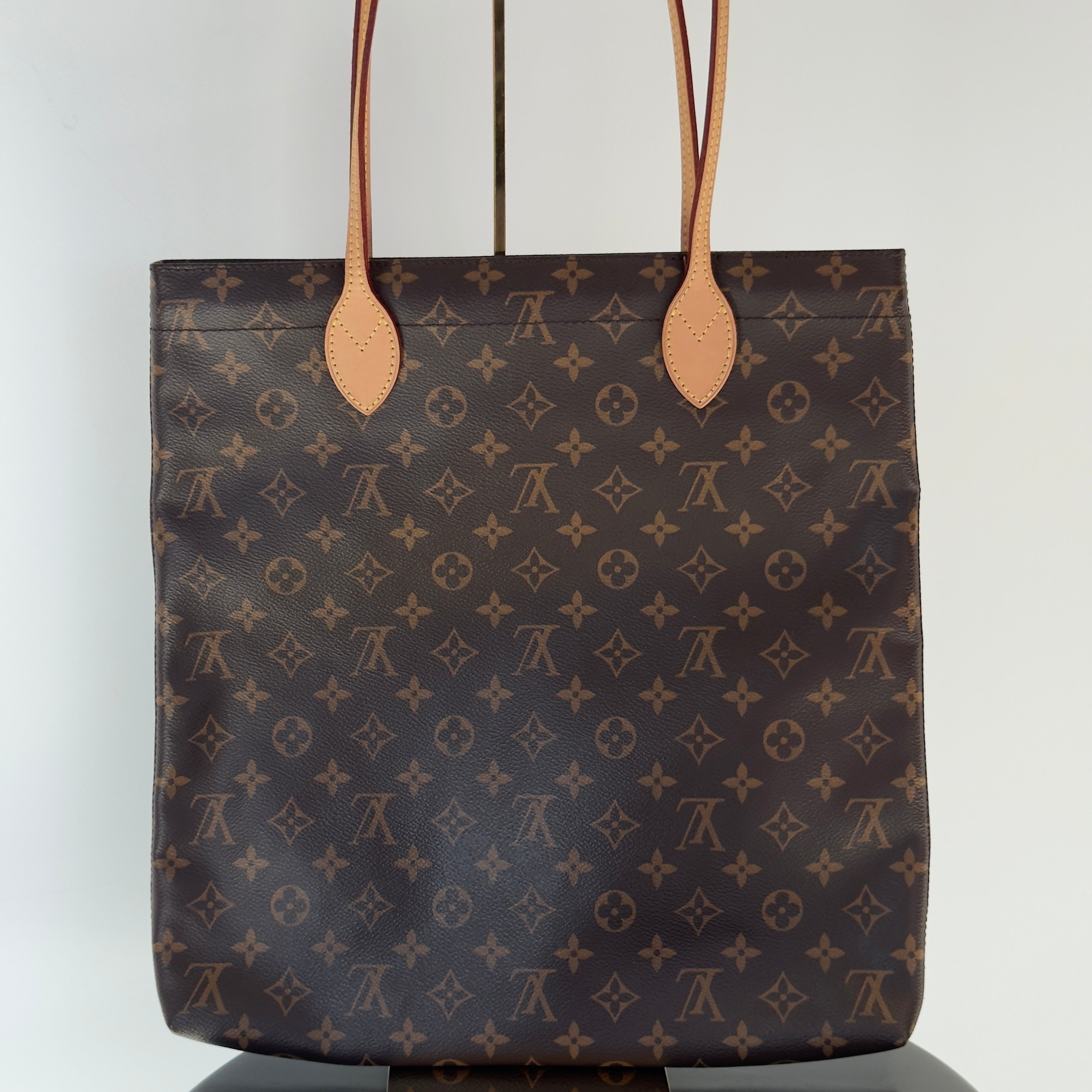 Louis Vuitton Carry It Tote - Queen May