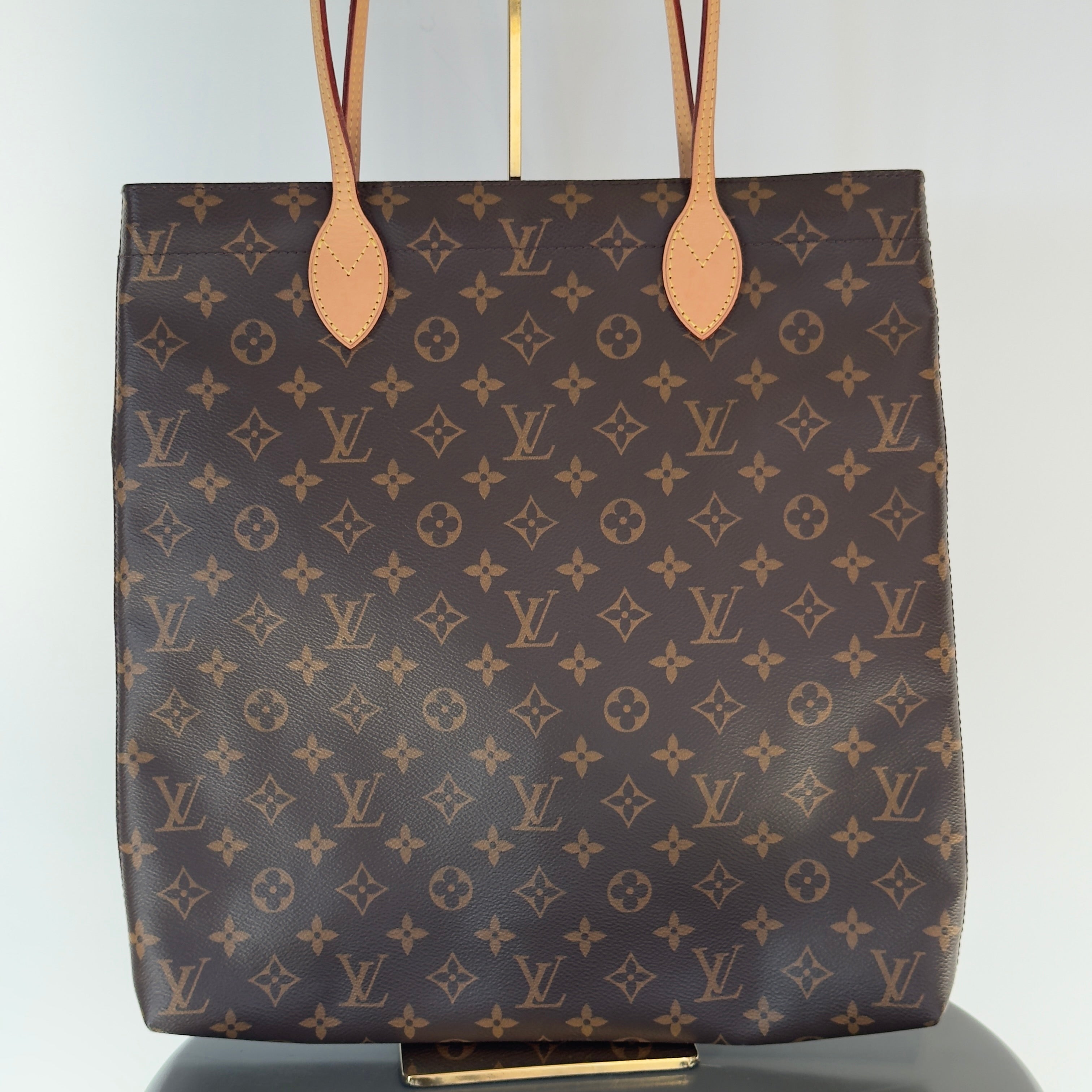 Louis Vuitton Carry It Tote - Queen May