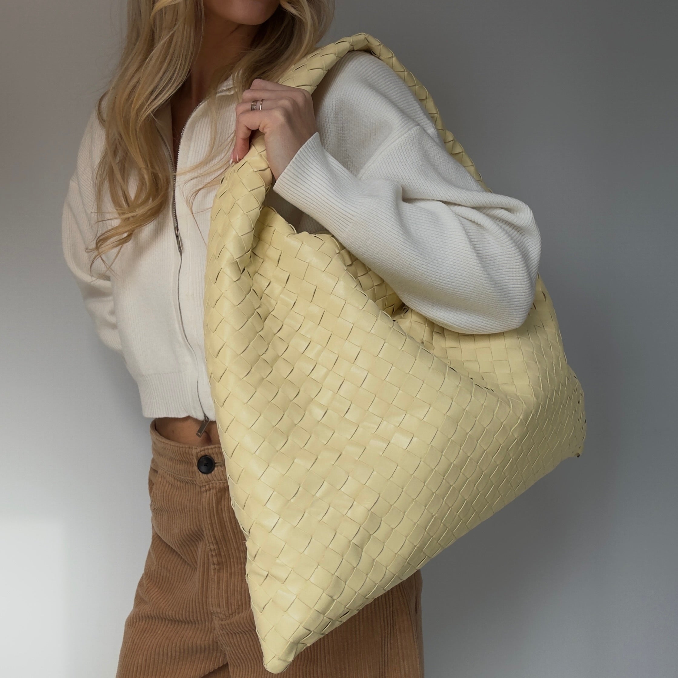 Bottega Veneta Large Intrecciato Hop Bag Chamomile - Queen May