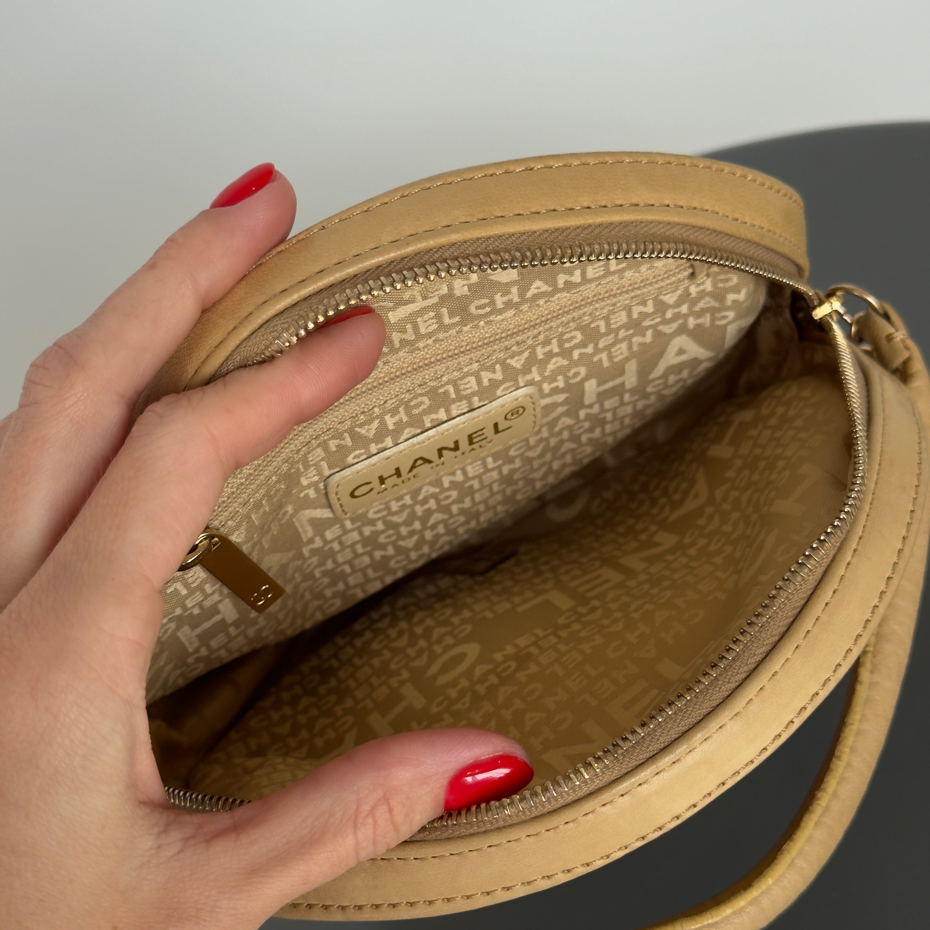 Rare Vintage Chanel CC Logo Circle Tan Leather Wristlet Clutch Bag - Queen May
