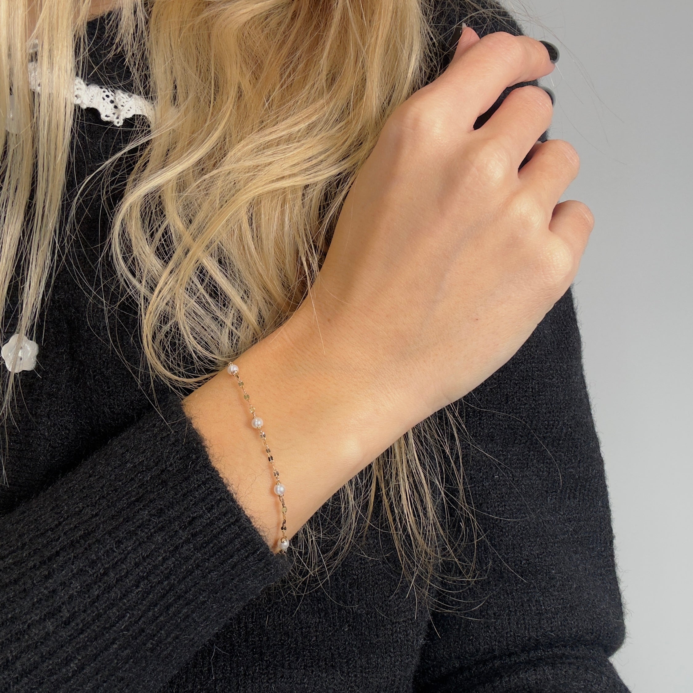 14K Gold Pearl Station Tinsel Chain Bracelet - Queen May