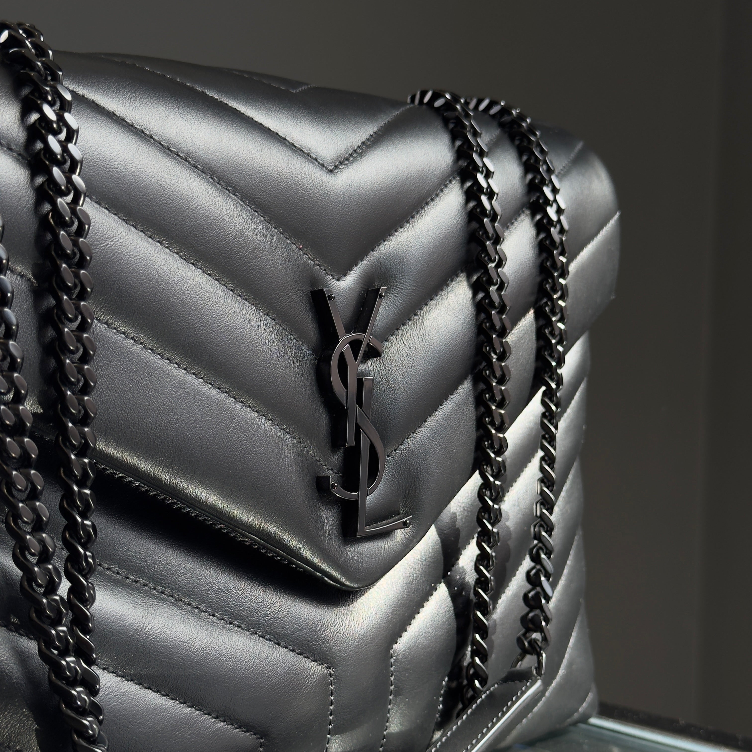 Saint Laurent Loulou Medium - Queen May