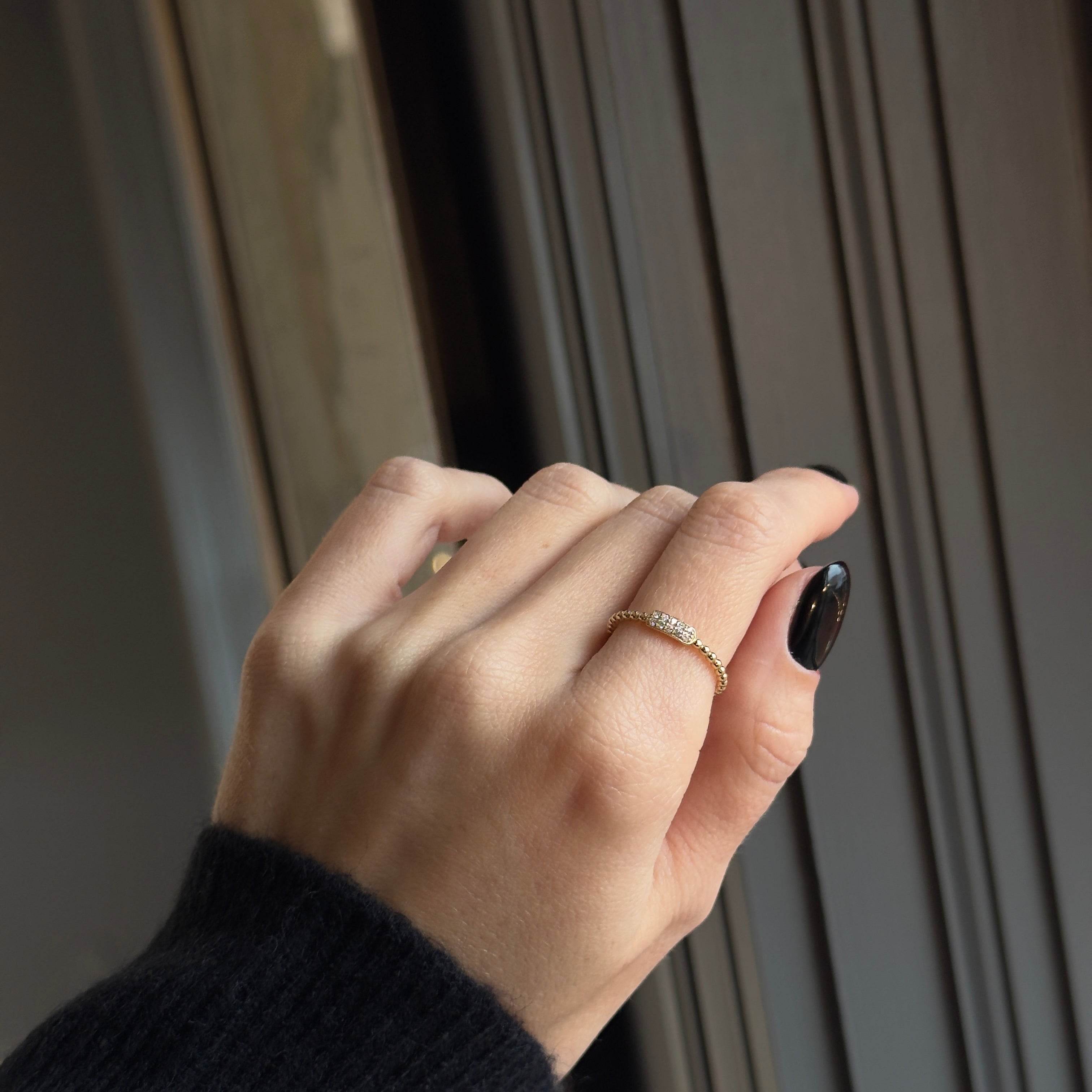 14K Gold Diamond Bar Bead Ring - Queen May