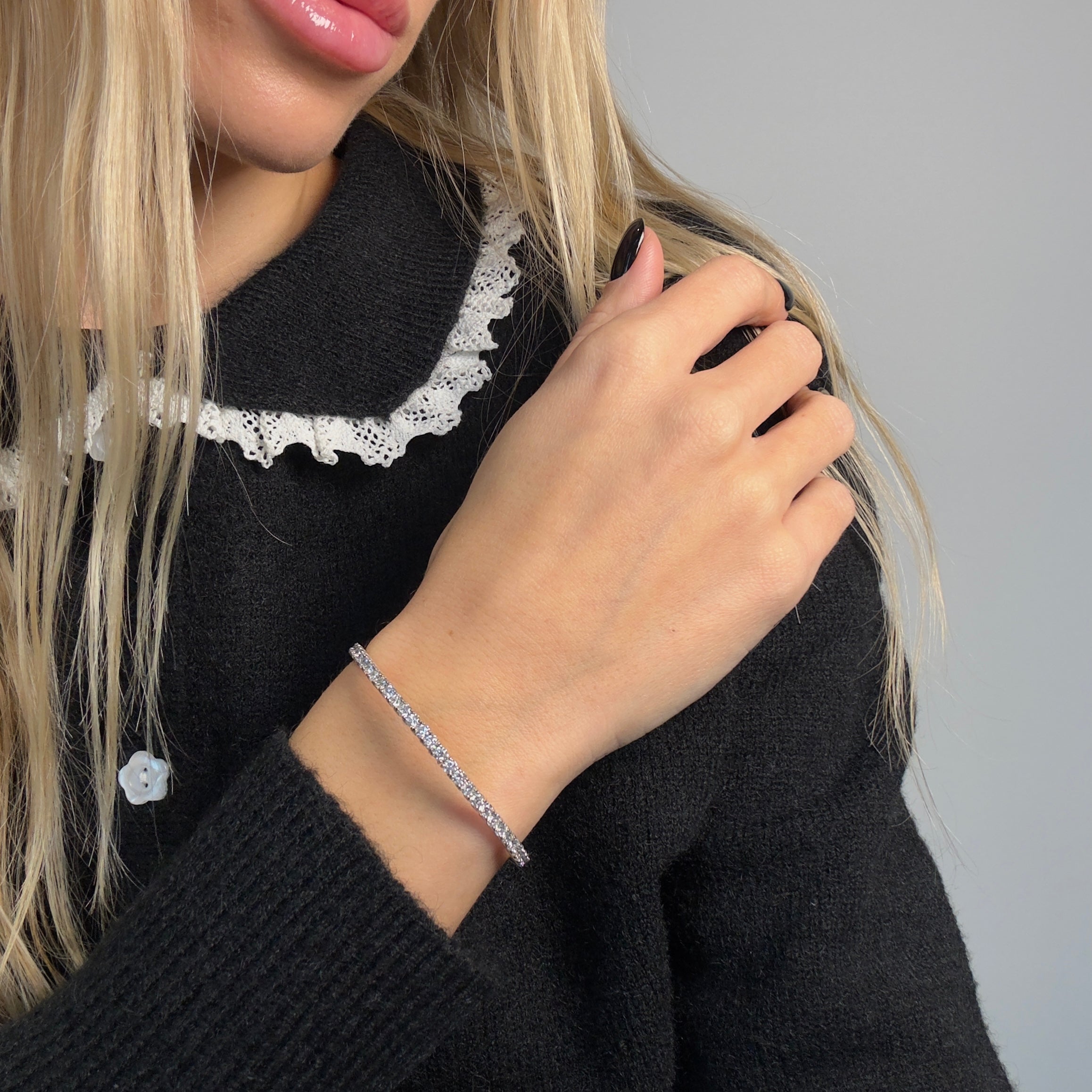 14K White Gold 4.7 Carat Round Diamond Flexible Bangle