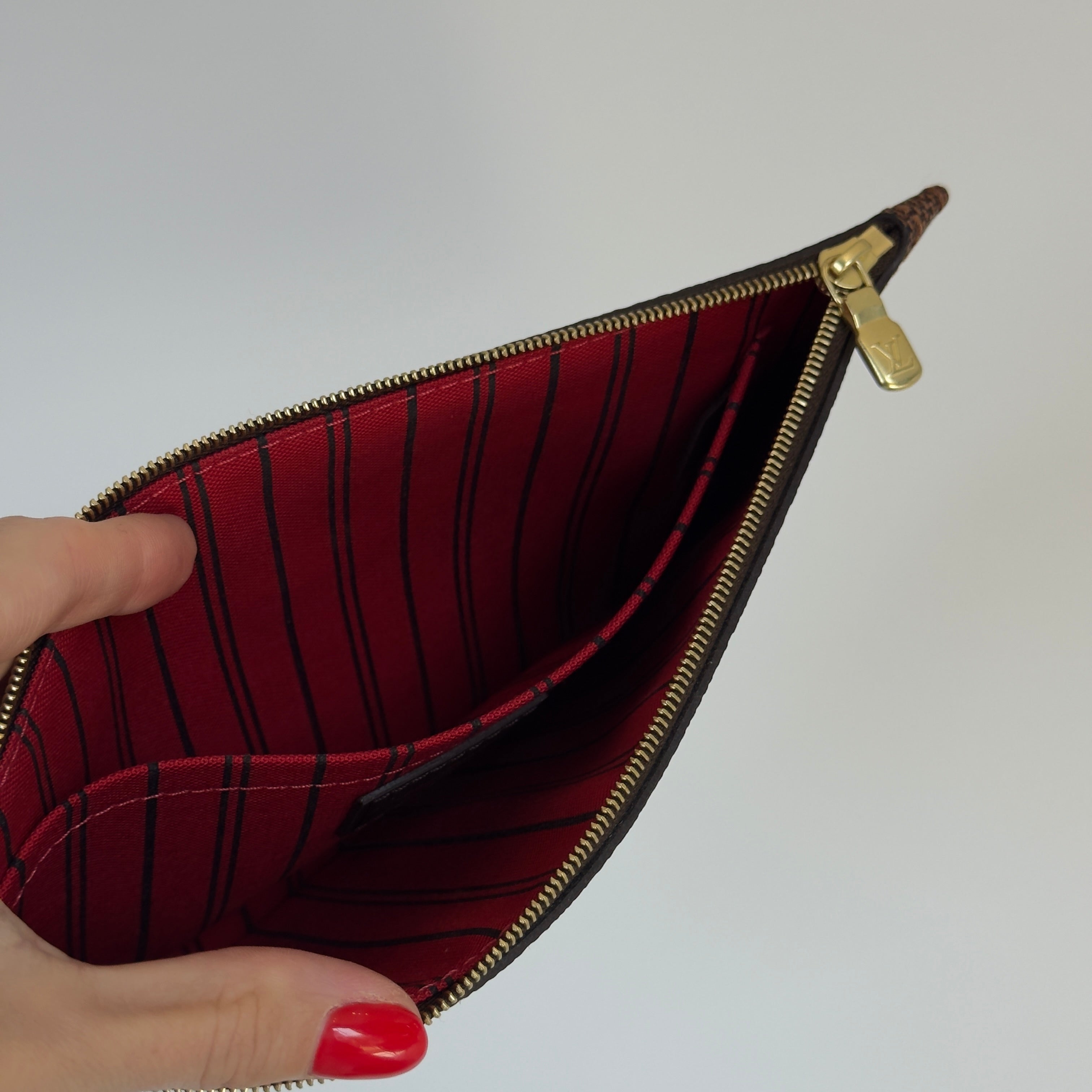 Louis Vuitton Damier Ebene Pochette - Queen May