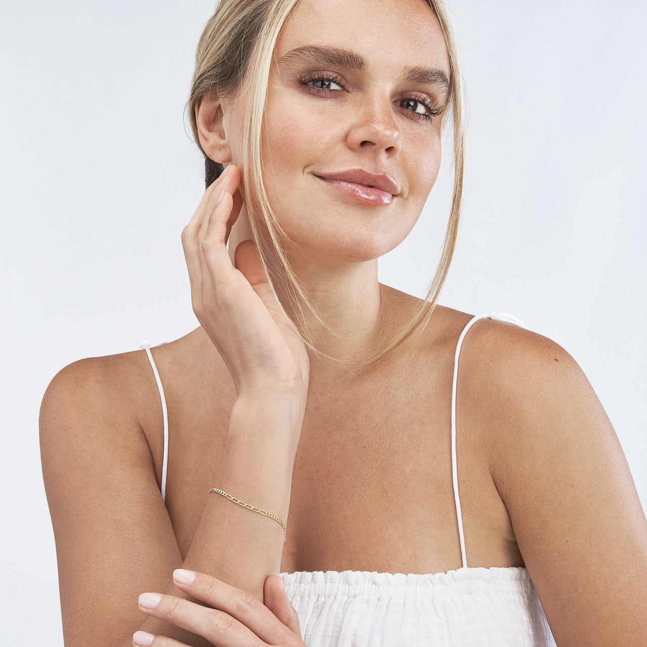 14K Yellow Gold 2.3mm Figaro Chain Bracelet - Queen May