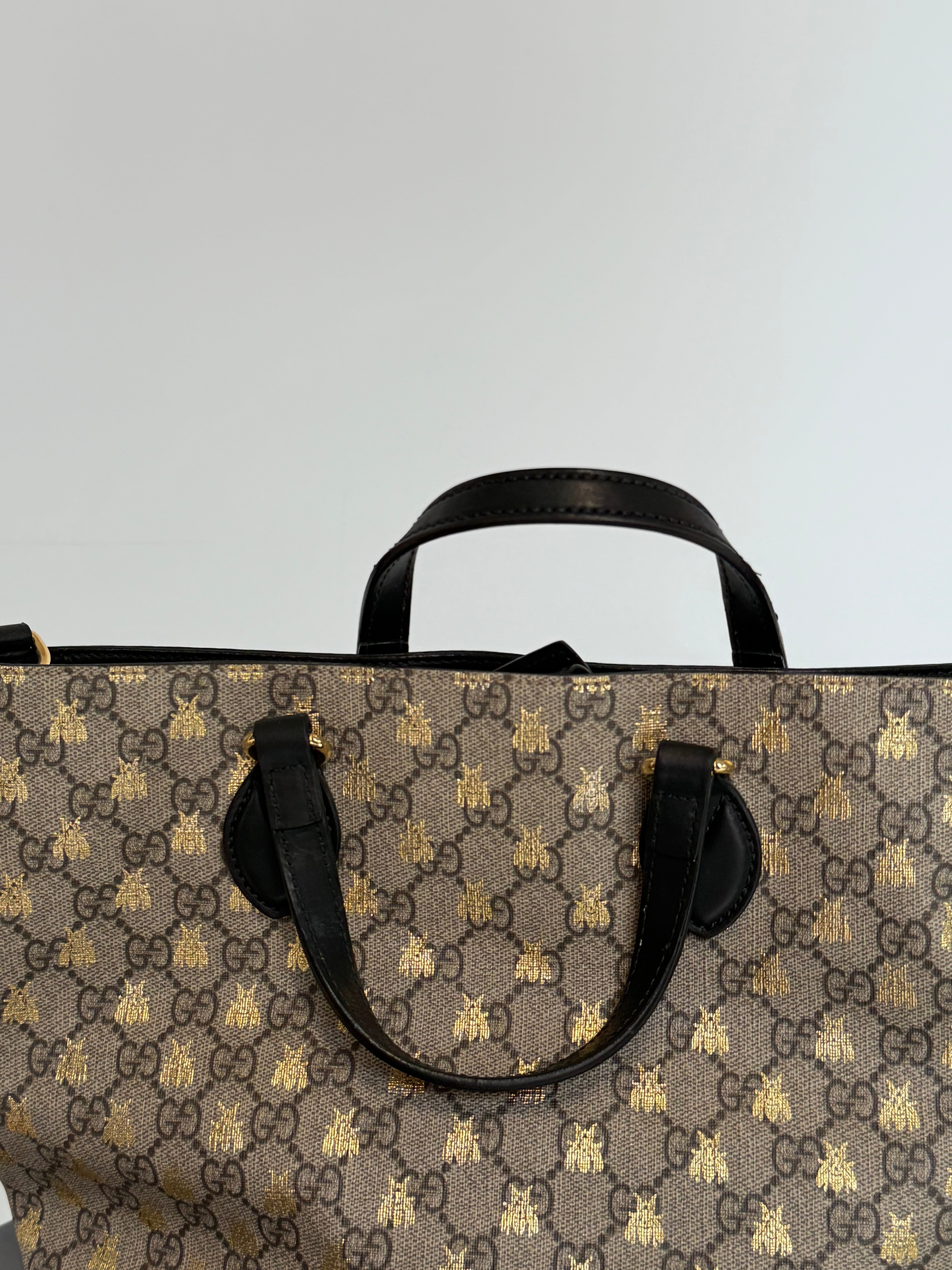 Gucci Supreme Bee Tote - Queen May