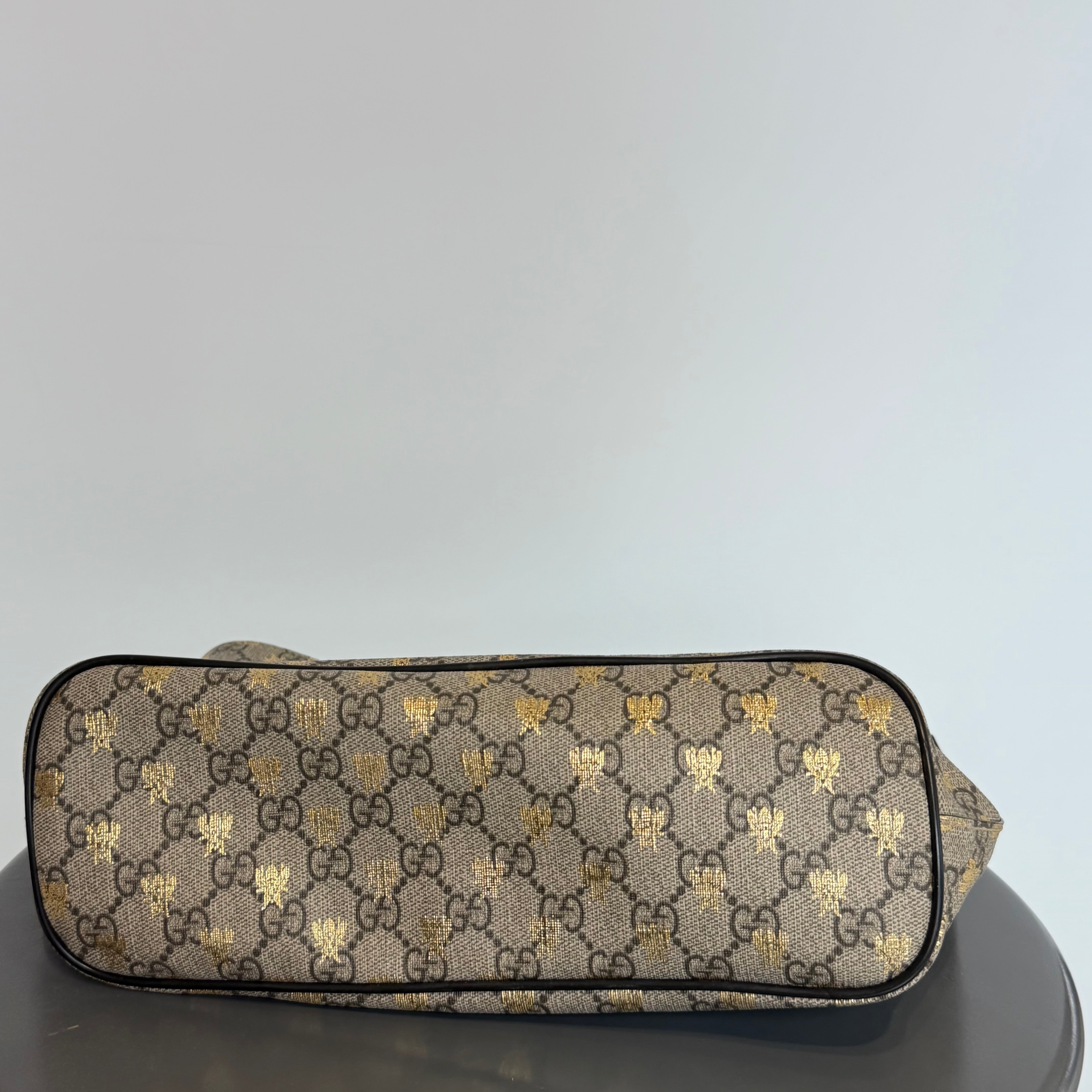 Gucci Supreme Bee Tote - Queen May