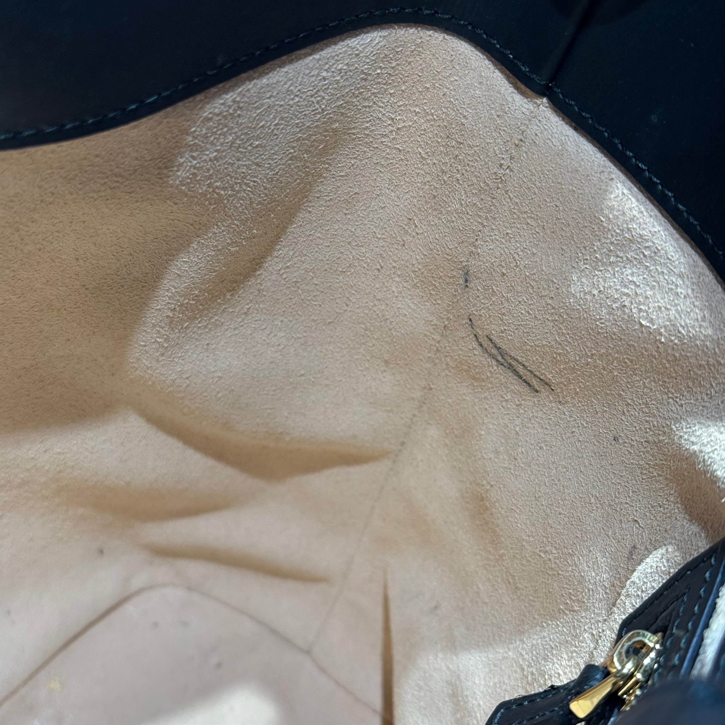 Gucci Supreme Bee Tote - Queen May