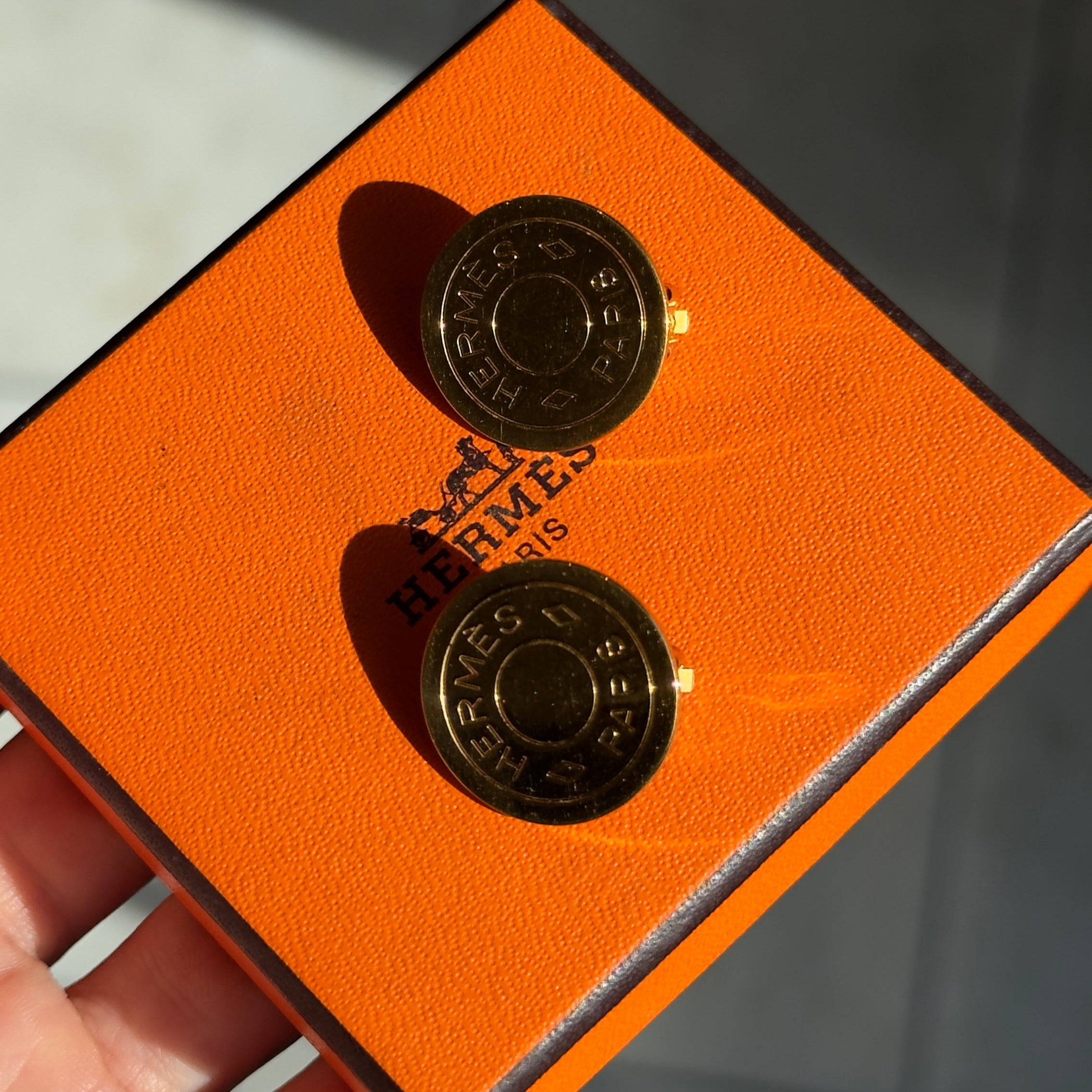 Hermes 2000 Gold Logo Clip On Earrings - Queen May