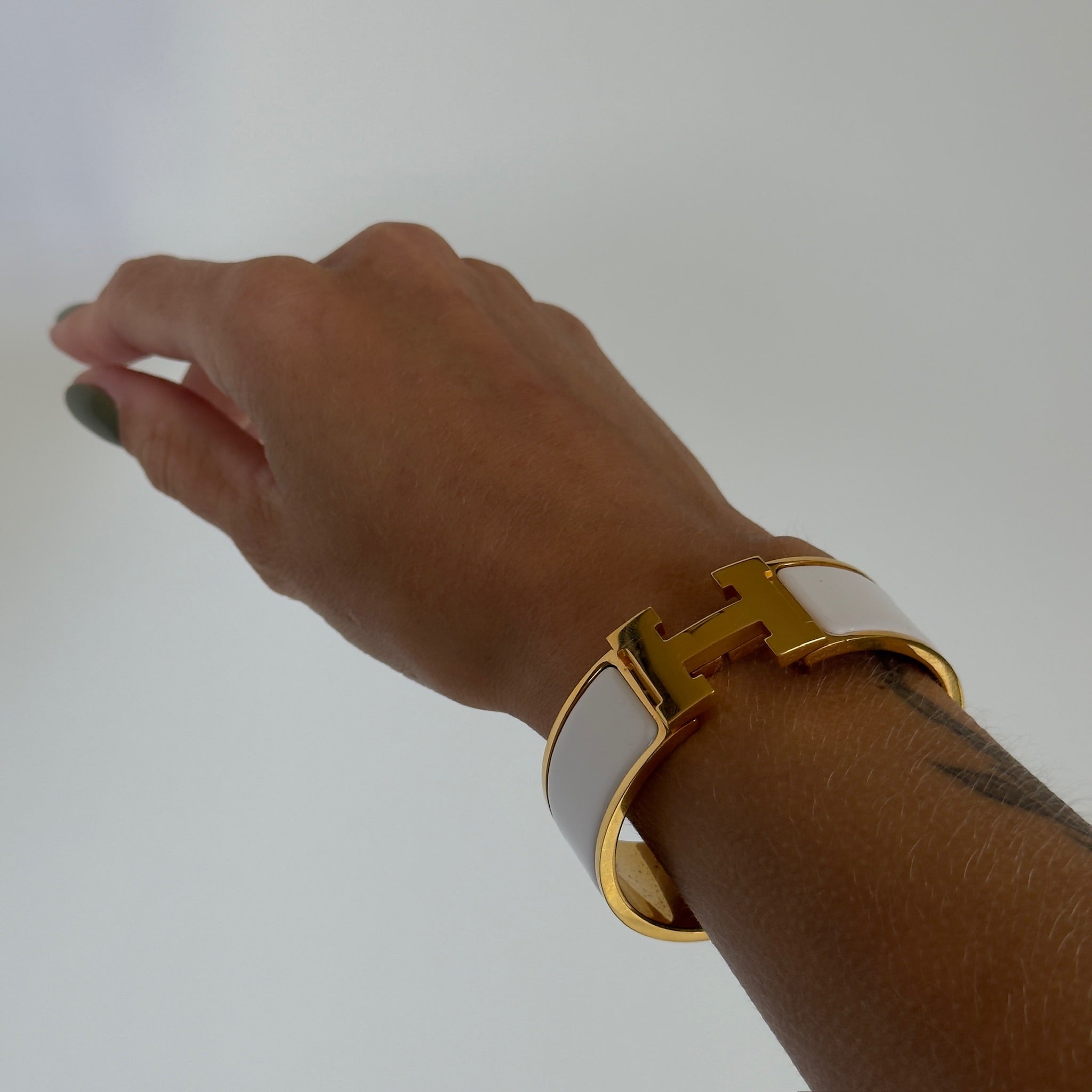 Hermes Click Clack White Enamel Bracelet - Queen May