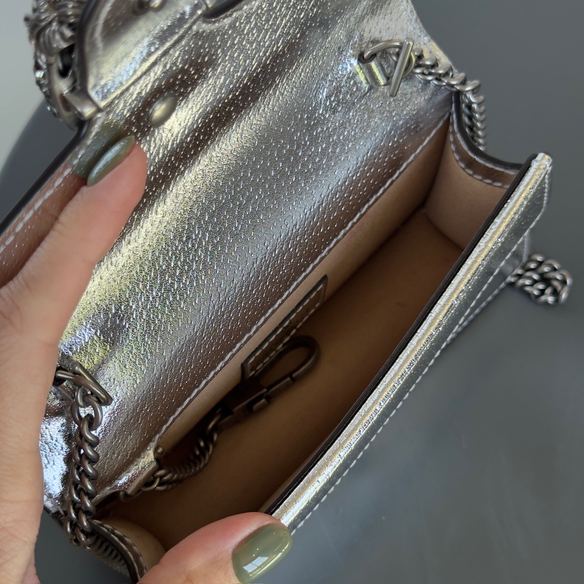 Gucci Super Mini Dionysus Bag In Silver Leather - Queen May