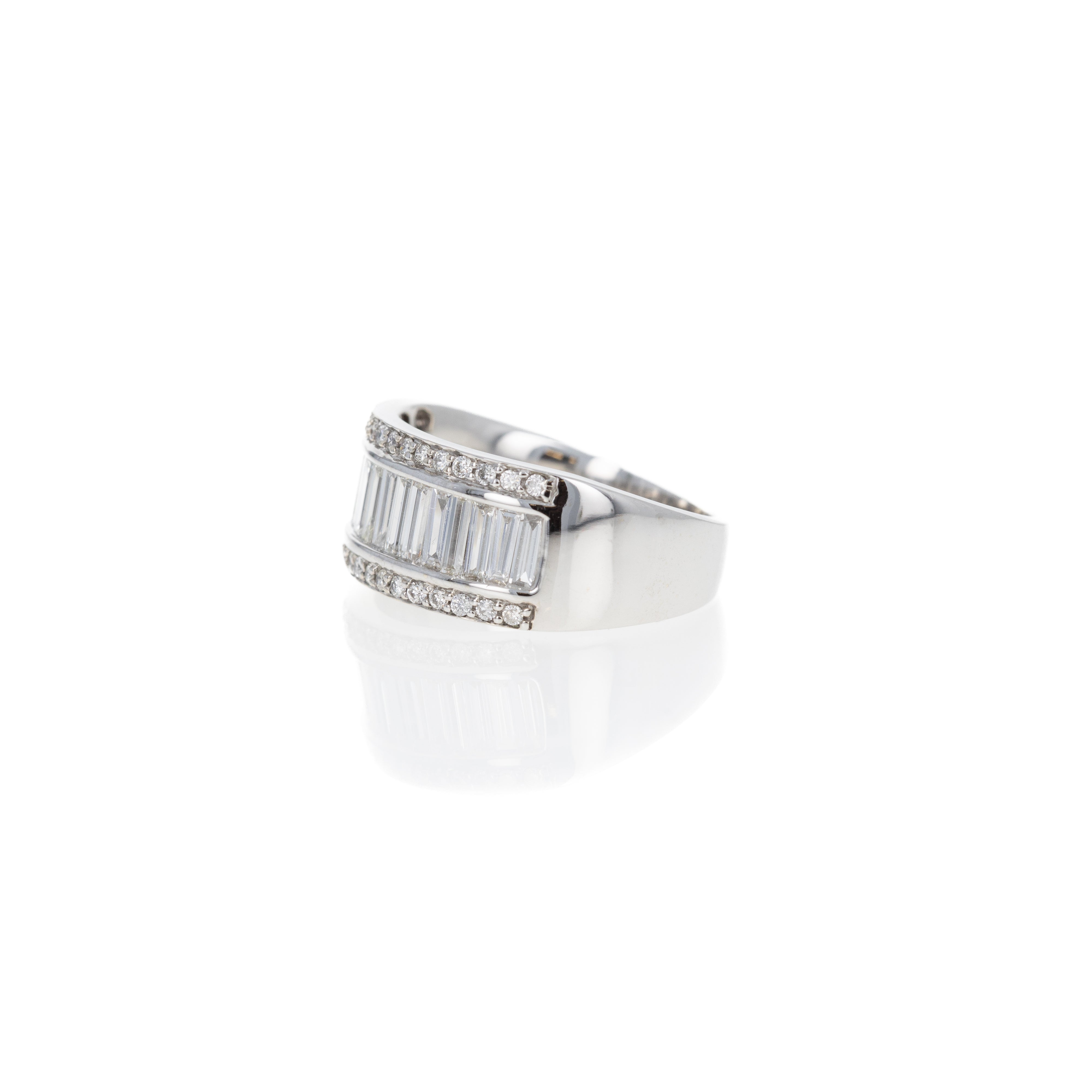 18K White Gold 1 Carat Diamond Baguette Band - Queen May