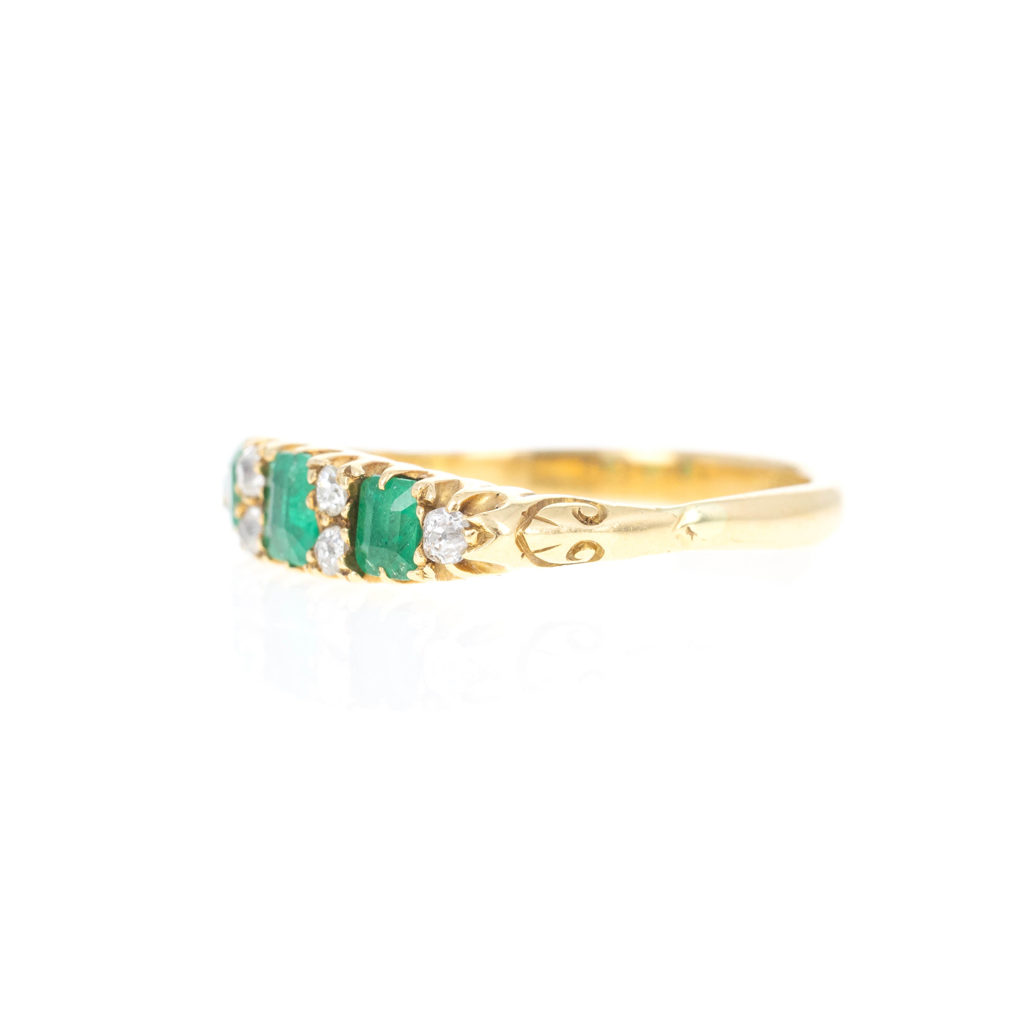 Victorian 18K Yellow Gold 0.50 Carat Emerald Diamond Ring - Queen May