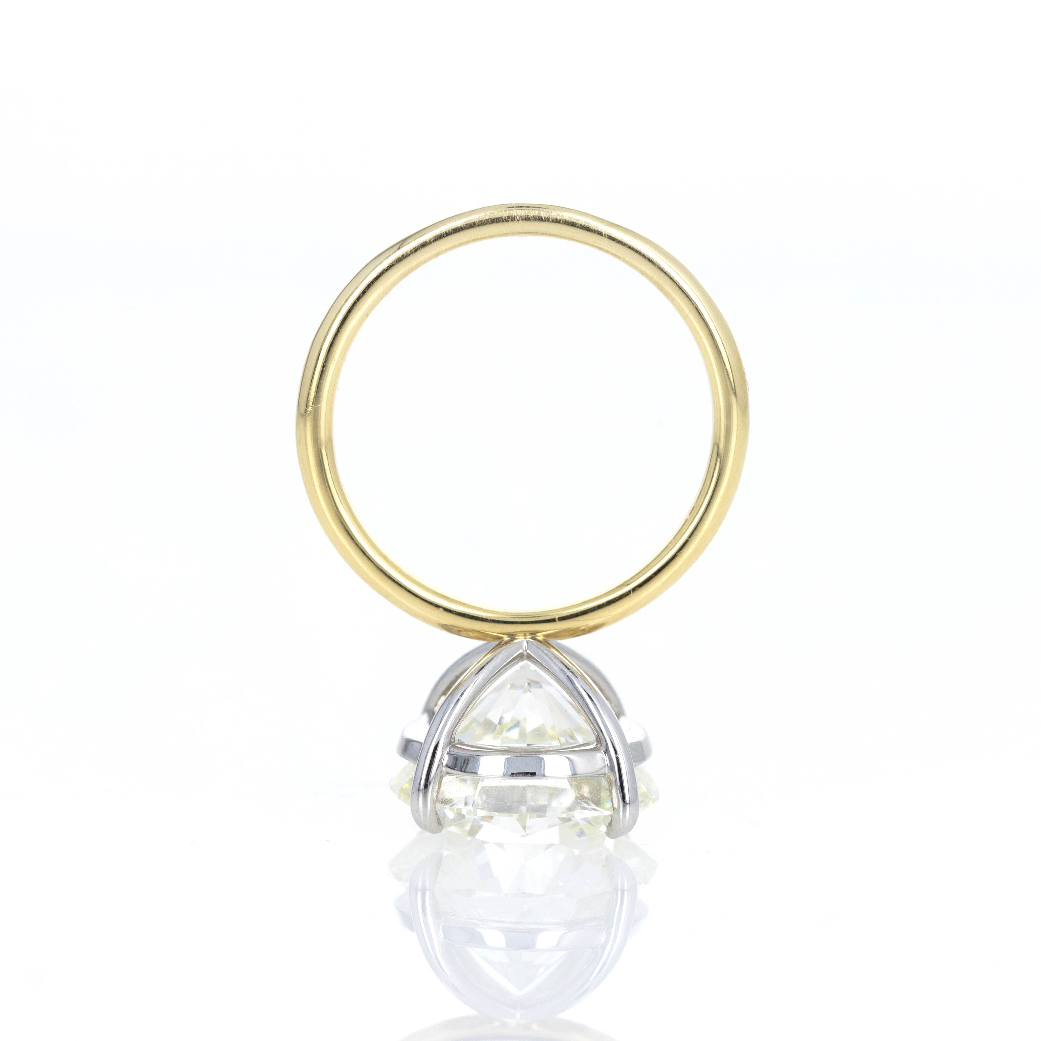 7.57 Carat Round Brilliant Diamond Solitaire Engagement Ring - Queen May