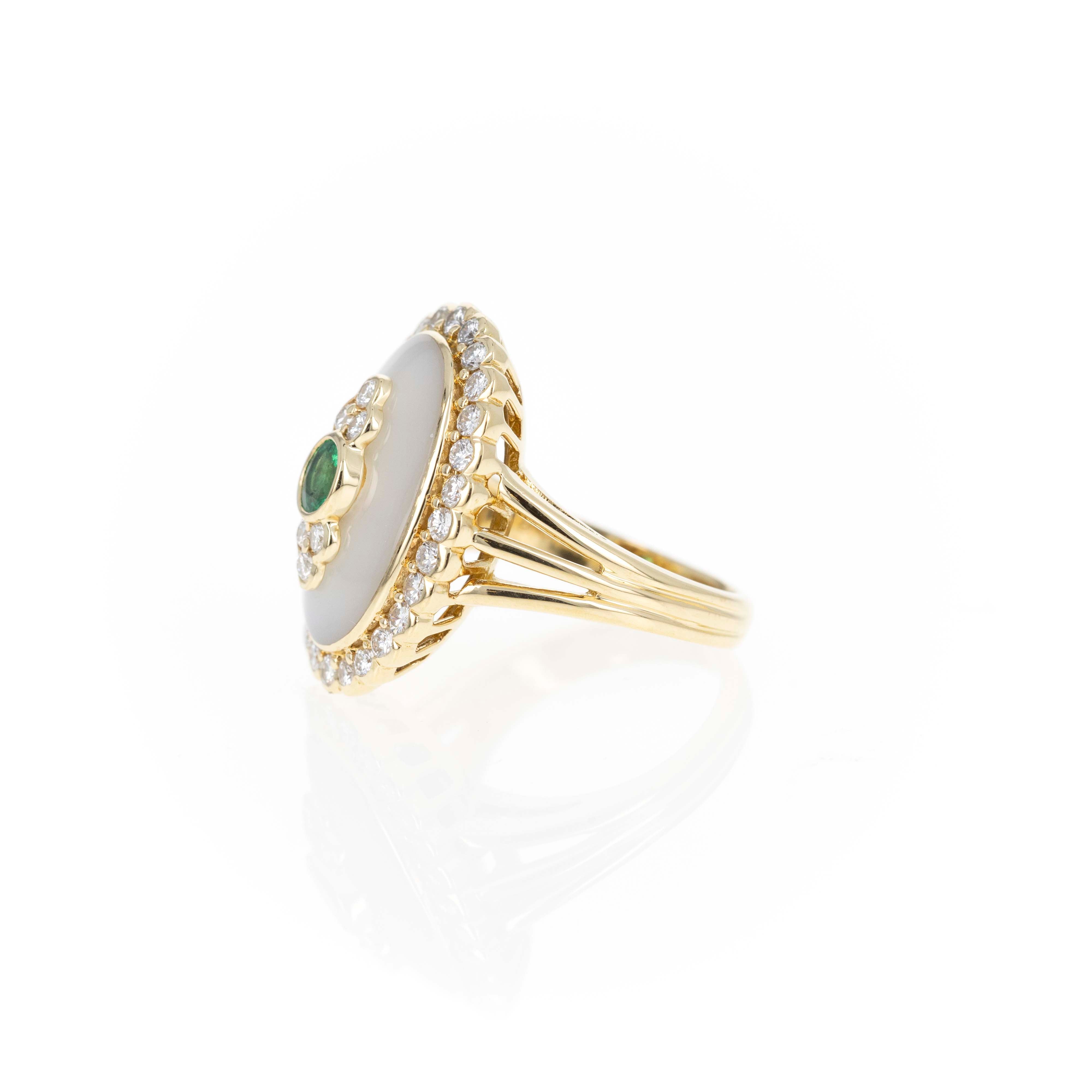 18K Yellow Gold 0.28 Carat Emerald Mother Of Pearl Diamond Ring - Queen May