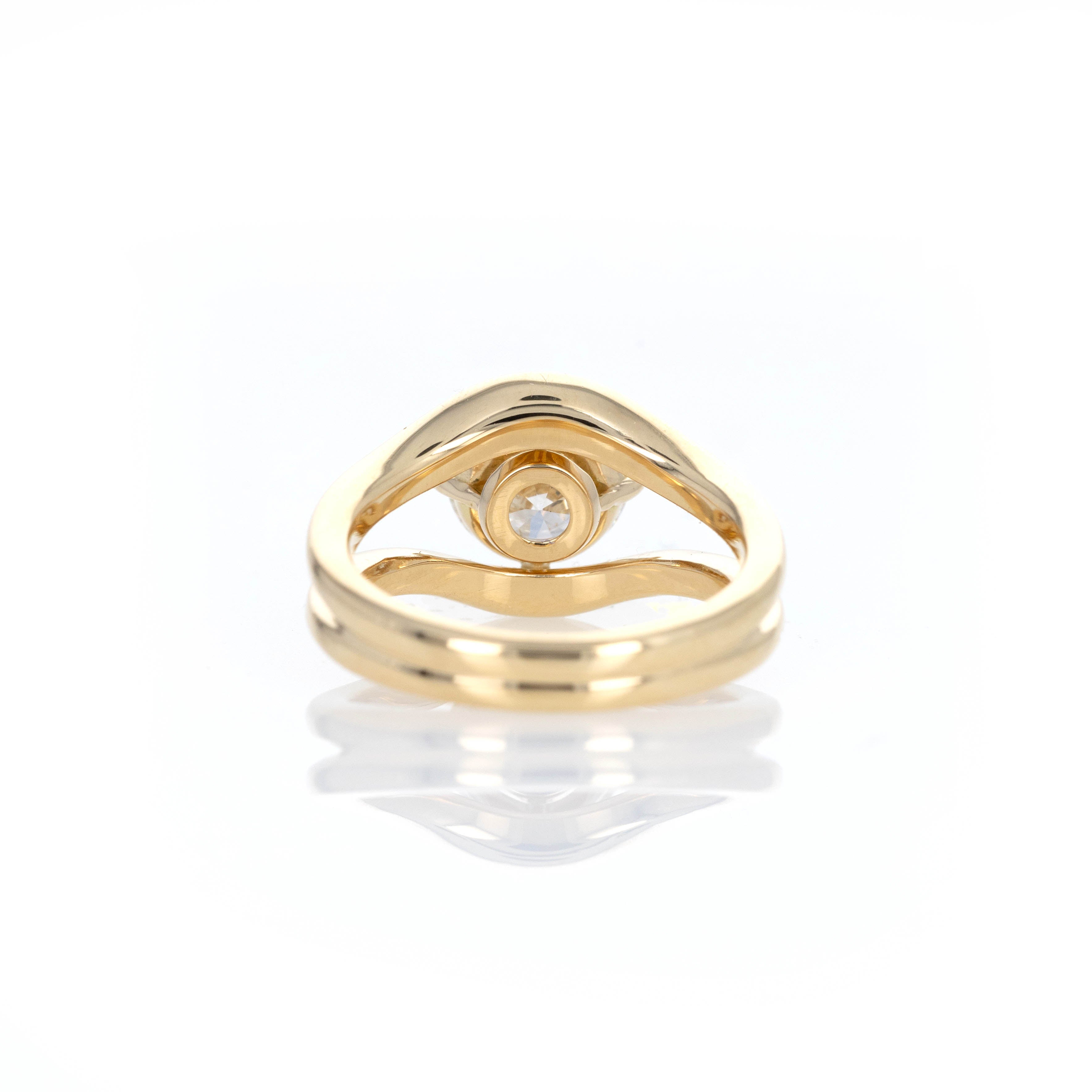 18K Yellow Gold 2.10 Carat Round Brilliant Diamond Engagement Ring - Queen May