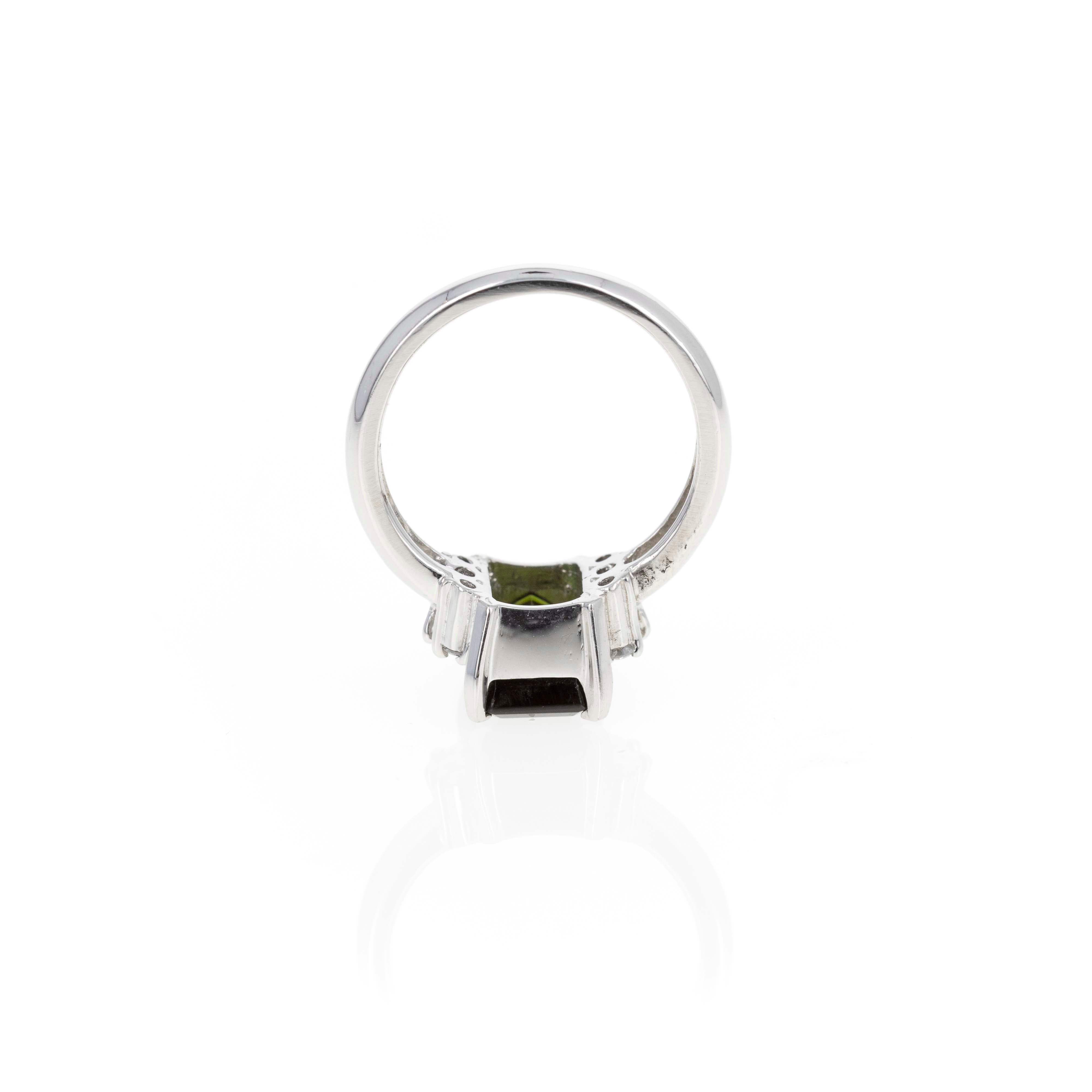 Platinum 2.26 Carat Green Tourmaline Diamond Ring - Queen May