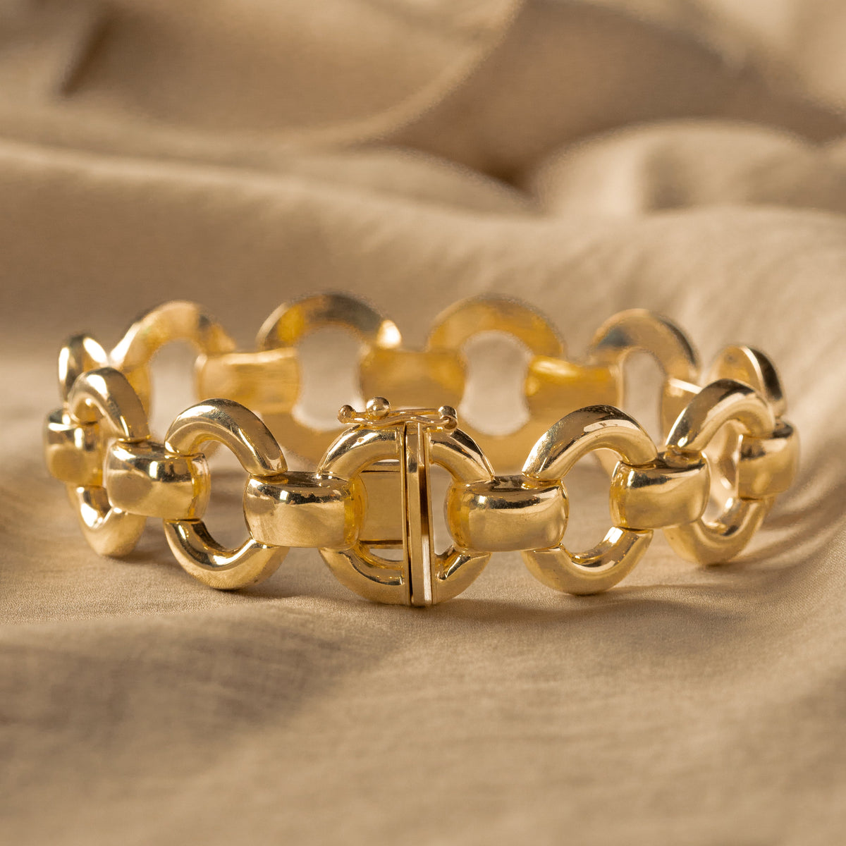 14K Yellow Gold Circle Link Bracelet - Queen May