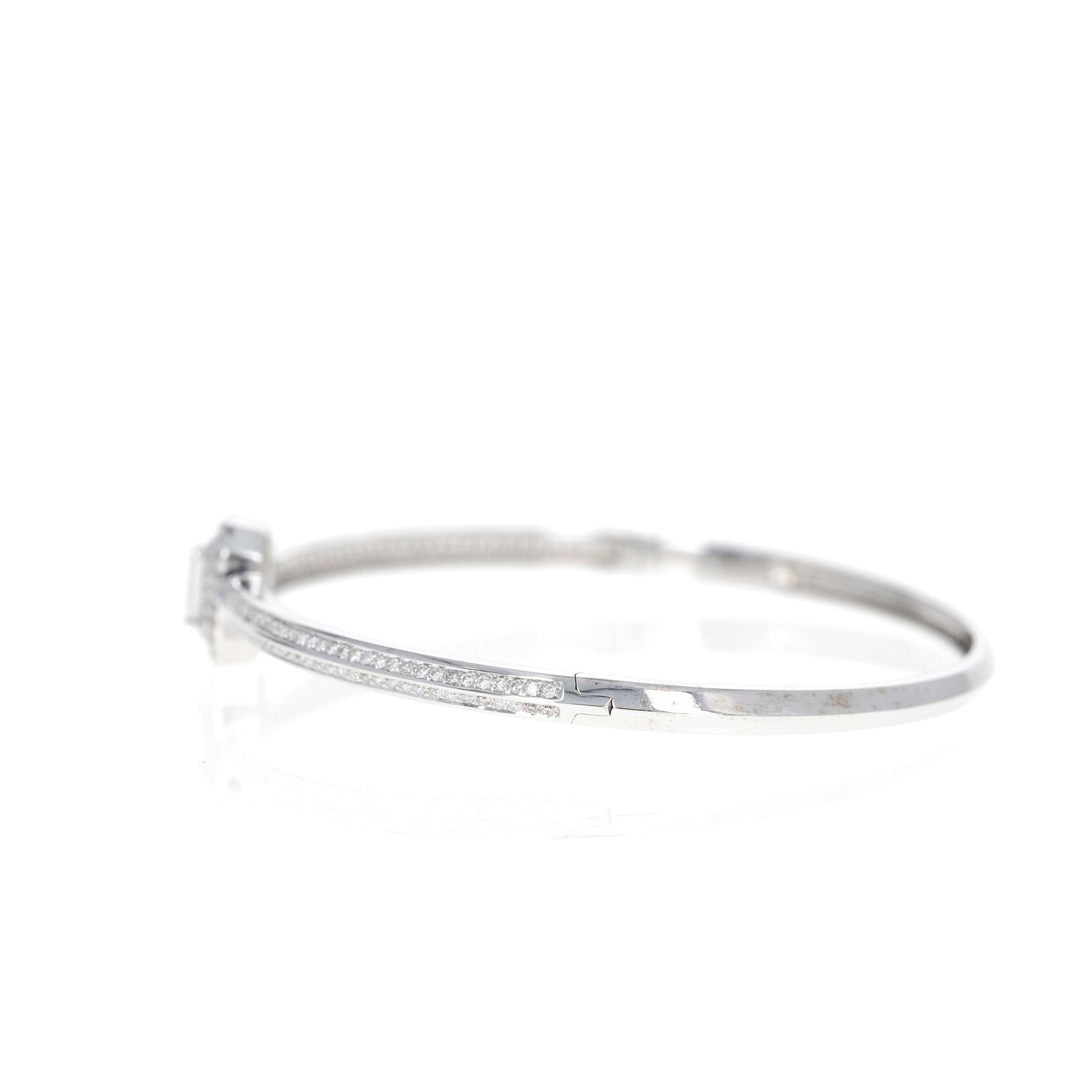 18K White Gold 0.62 Carat Diamond Emerald Pave Bangle - Queen May