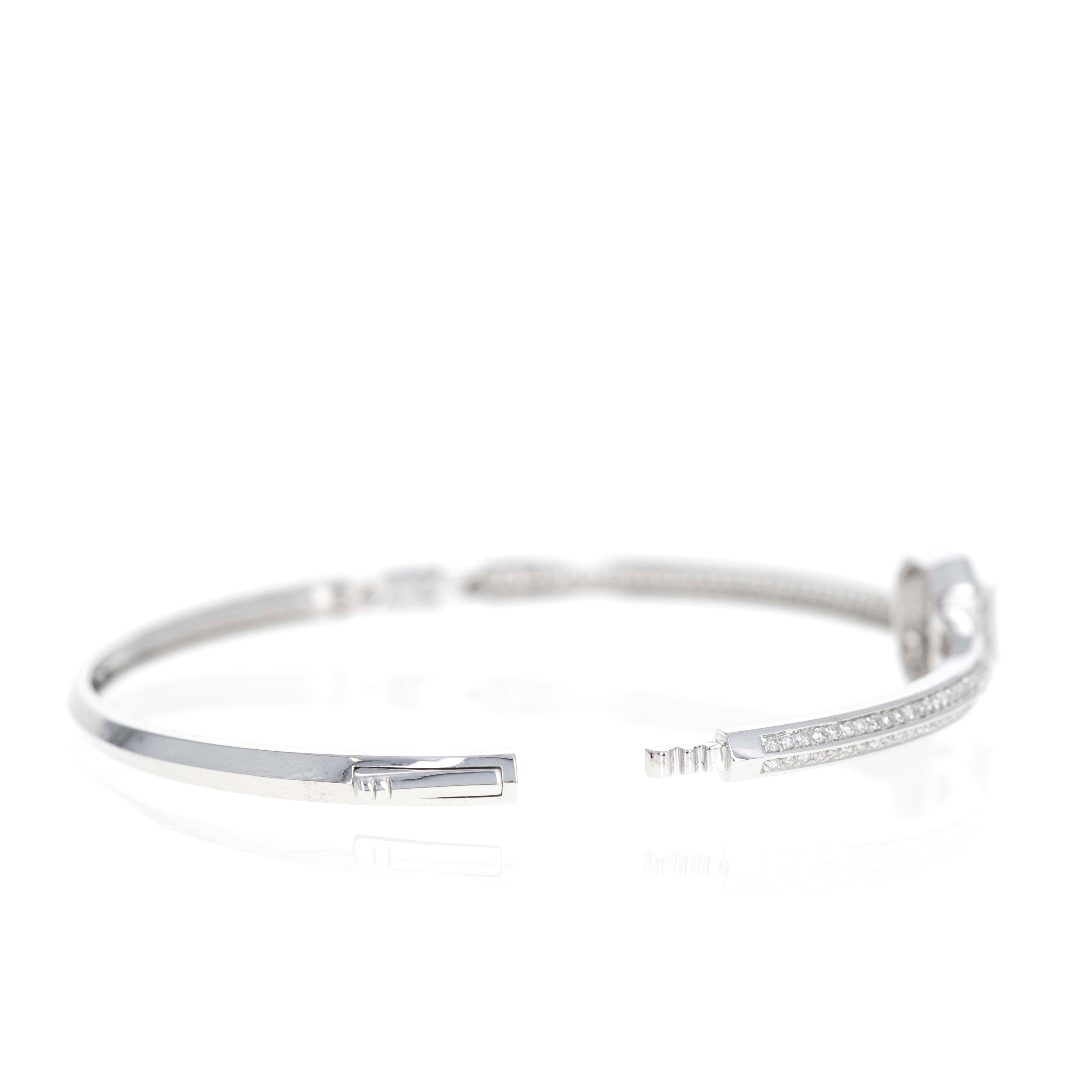 18K White Gold 0.62 Carat Diamond Emerald Pave Bangle - Queen May