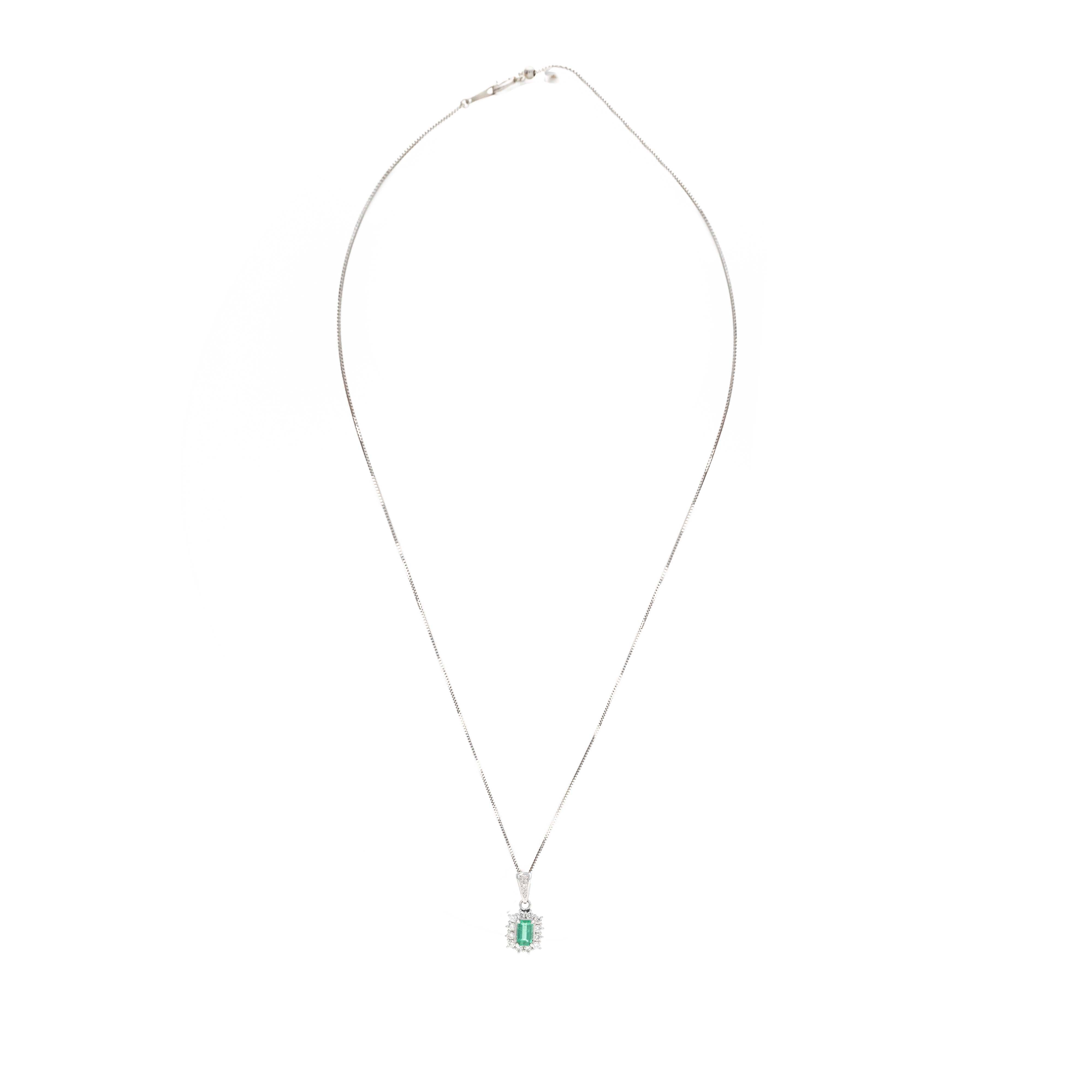 Platinum 0.48 Carat Emerald Diamond Halo Pendant Necklace - Queen May