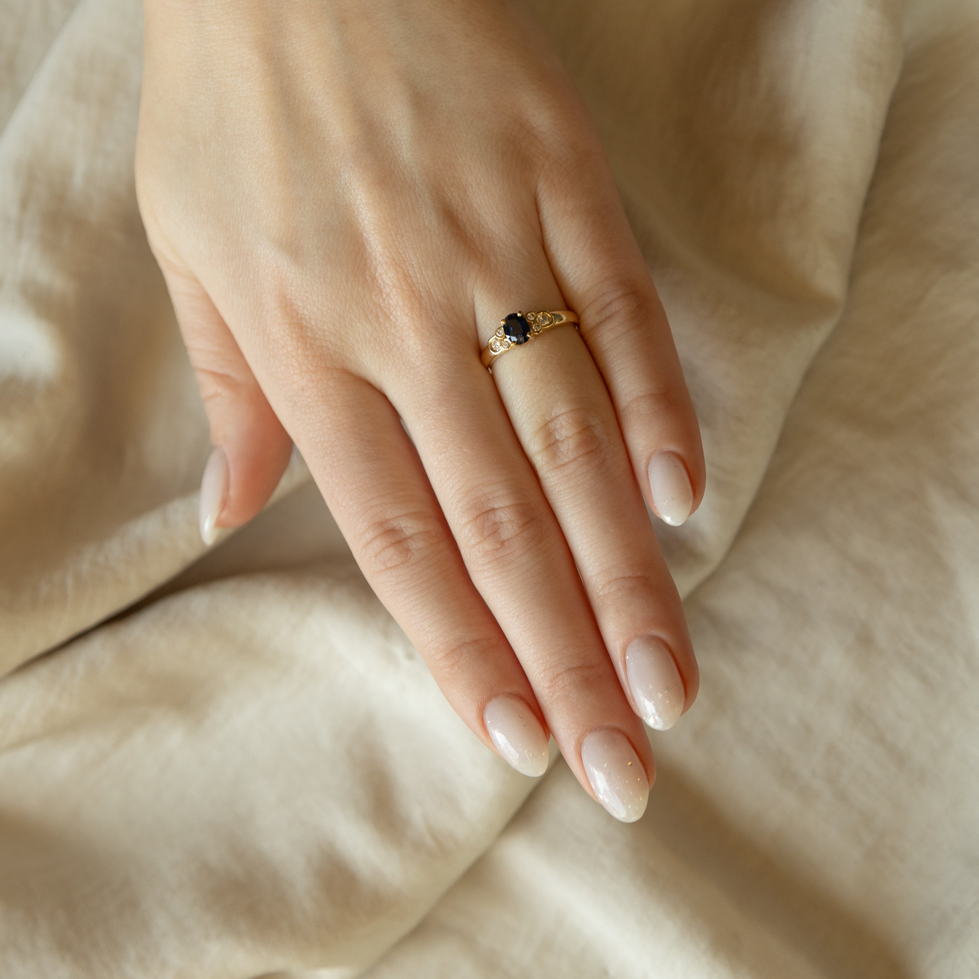 0.88 Carat Oval Natural Sapphire Diamond Ring - Queen May