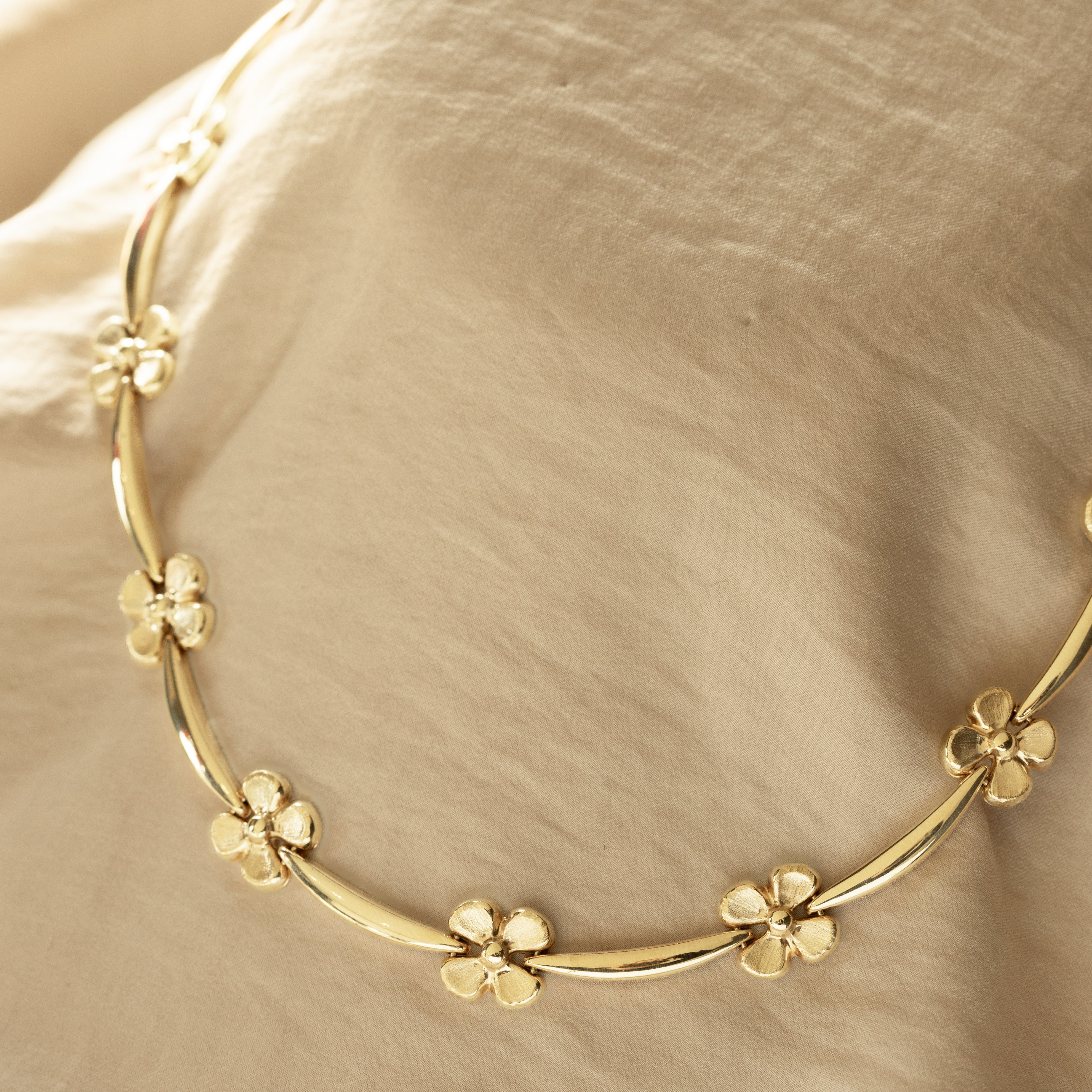 14K Yellow Gold Clover Necklace - Queen May