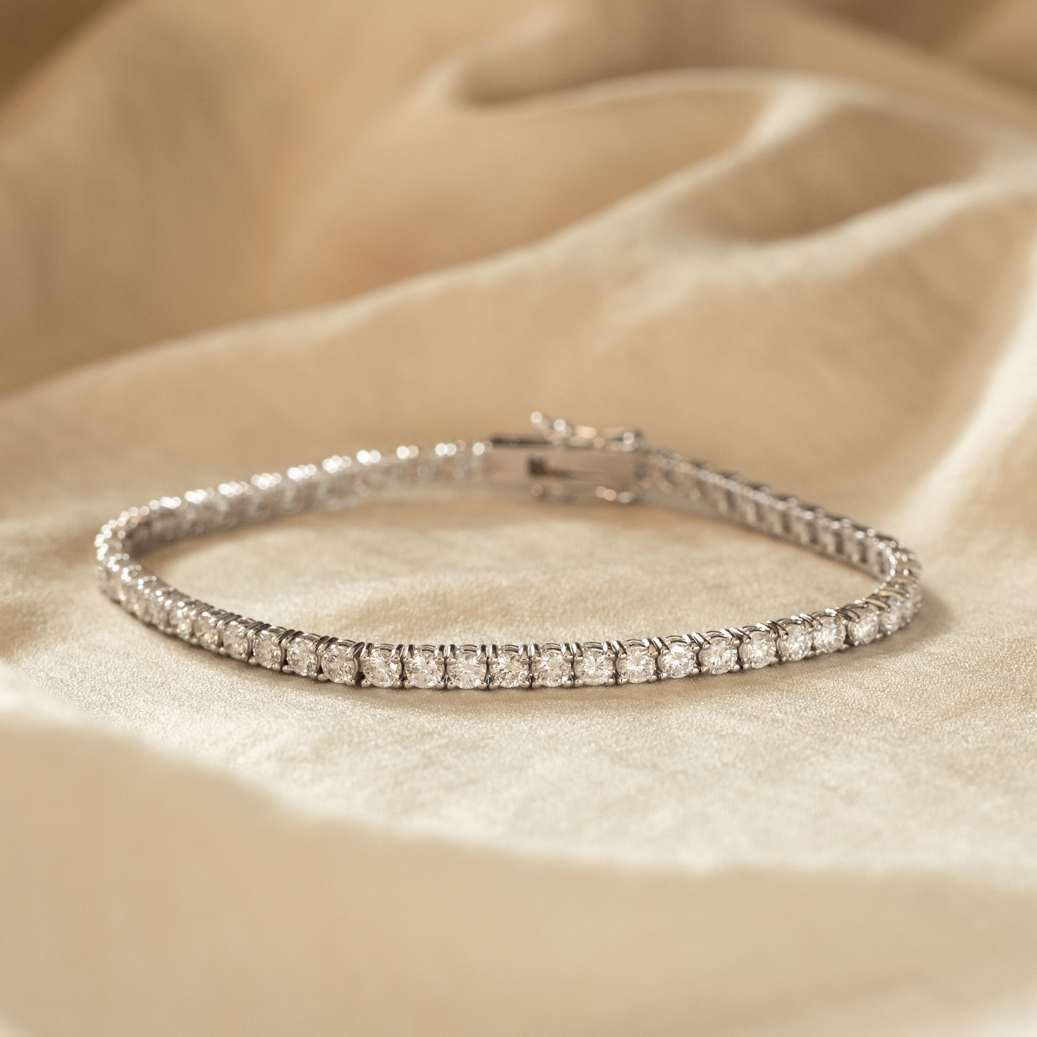 14K White Gold 5.15 Carat Round Diamond Tennis Bracelet - Queen May