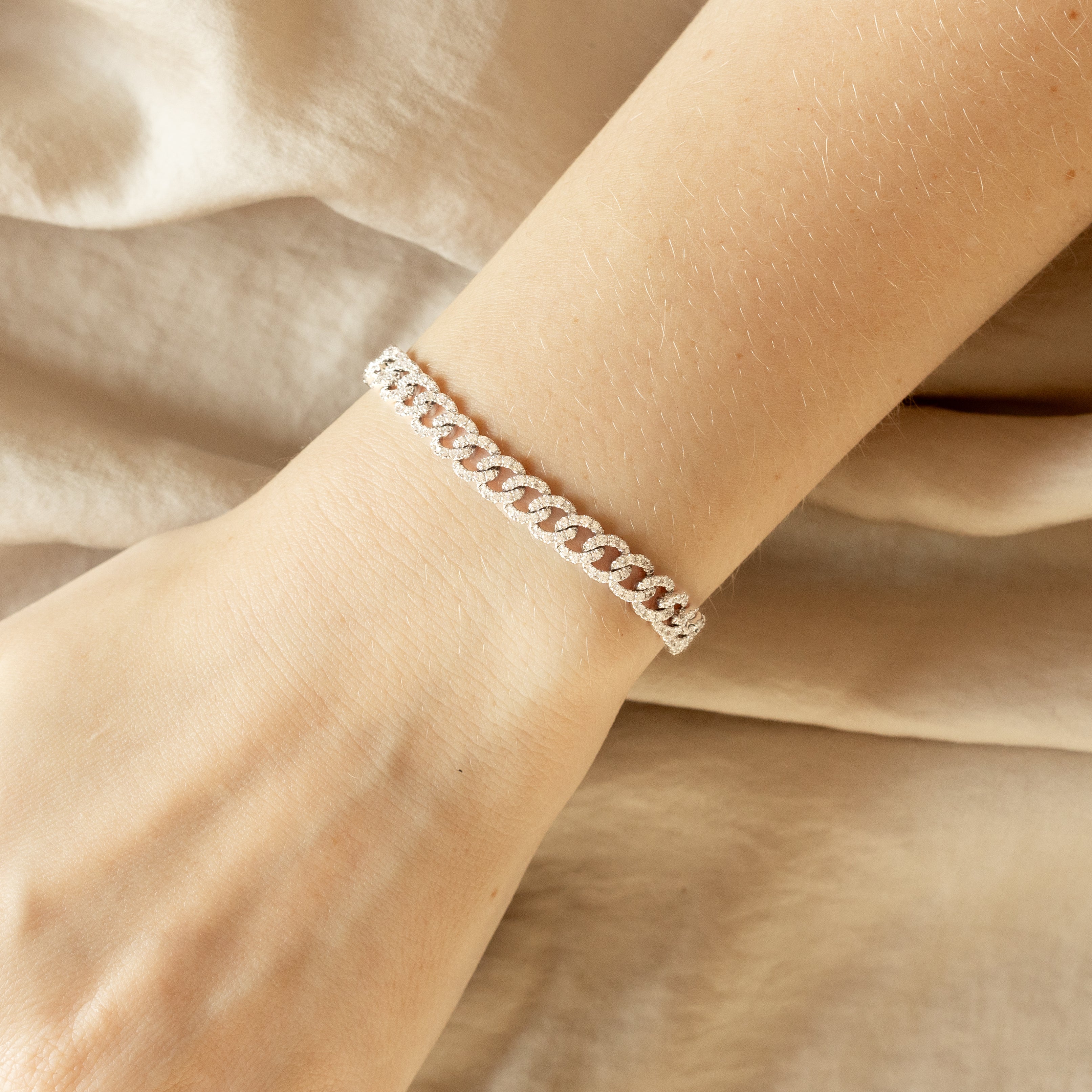 18K Gold 3.5 Carat Total Weight Diamond Cuban Link Bracelet - Queen May