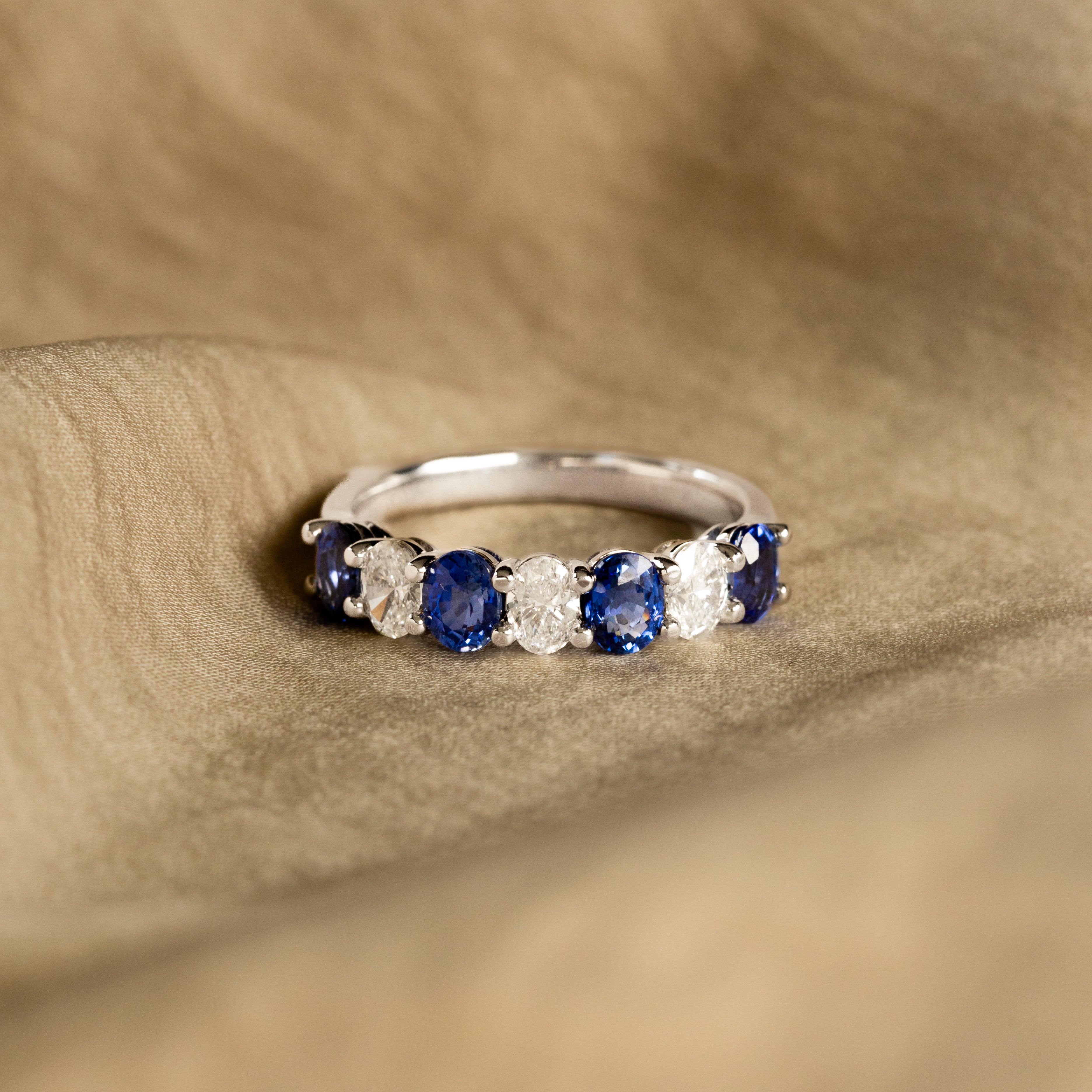 18K Gold Oval Natural Sapphire Oval Diamond Band - Queen May