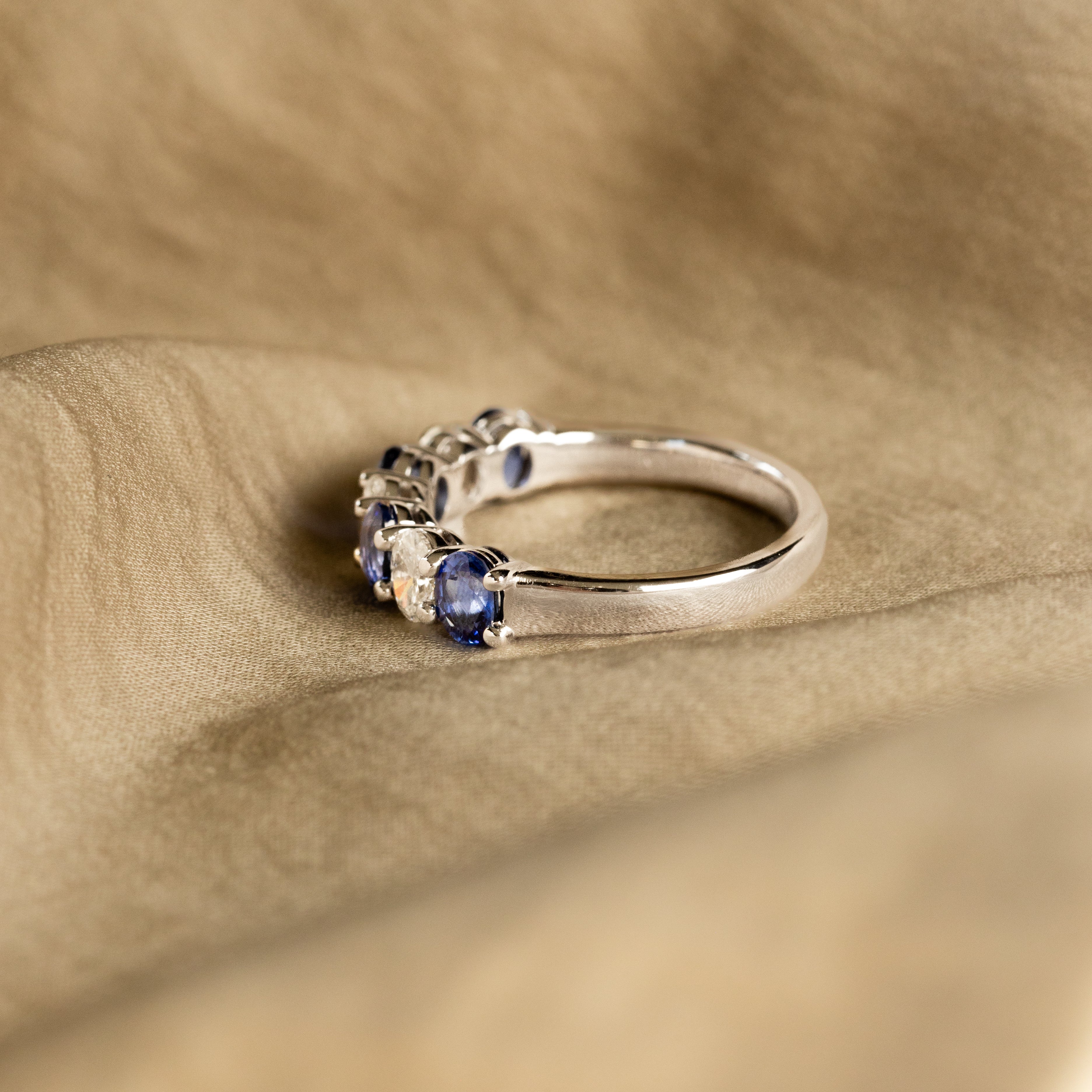 18K Gold Oval Natural Sapphire Oval Diamond Band - Queen May