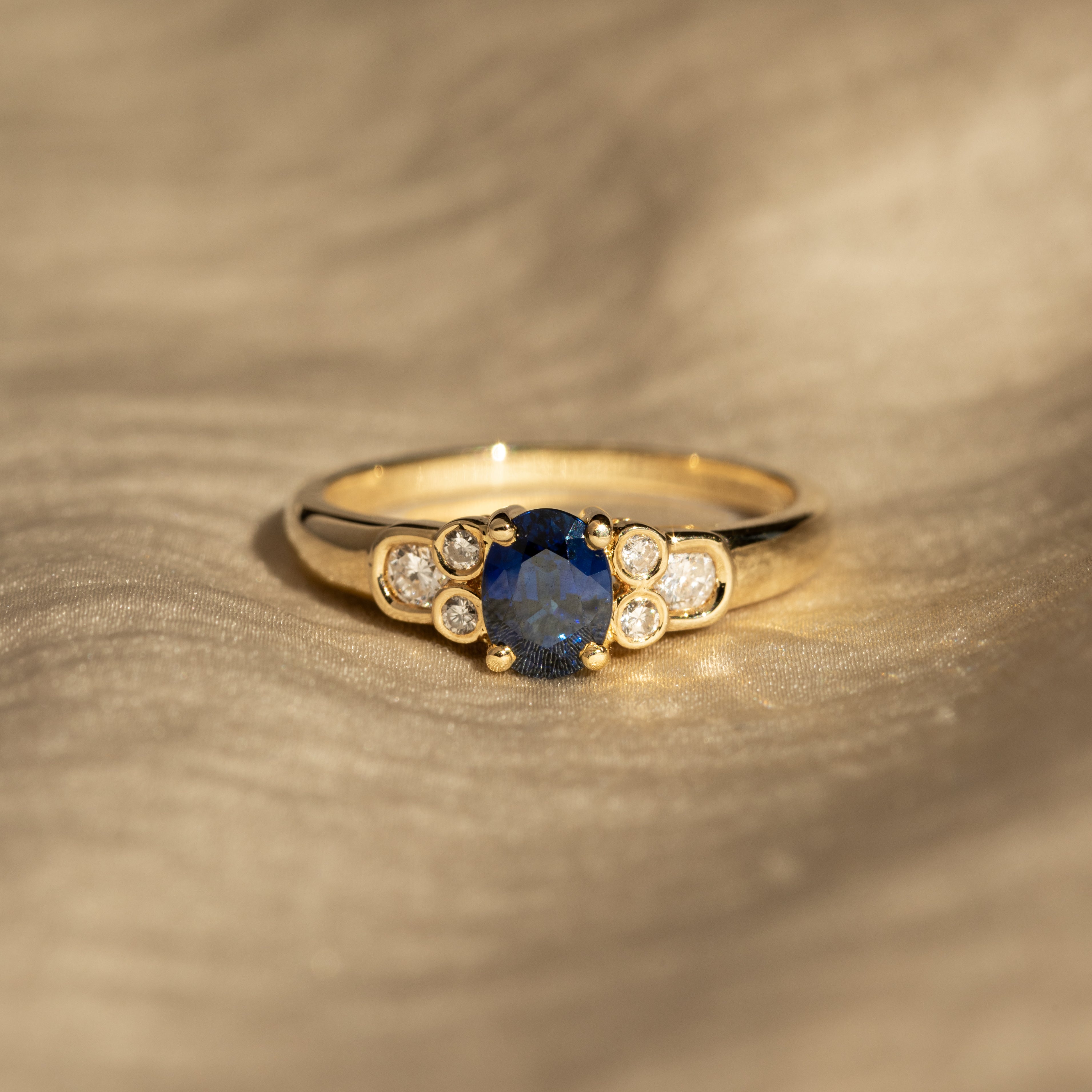 0.88 Carat Oval Natural Sapphire Diamond Ring - Queen May