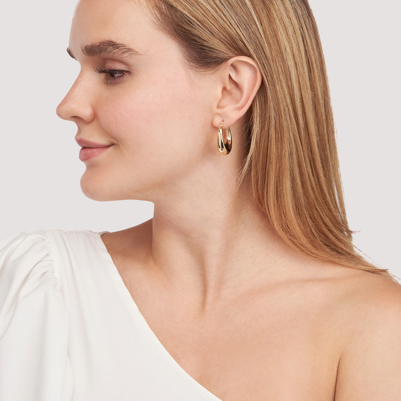14K Yellow Gold Graduated Hollow Puff Polished Hoop Earrings - Queen May