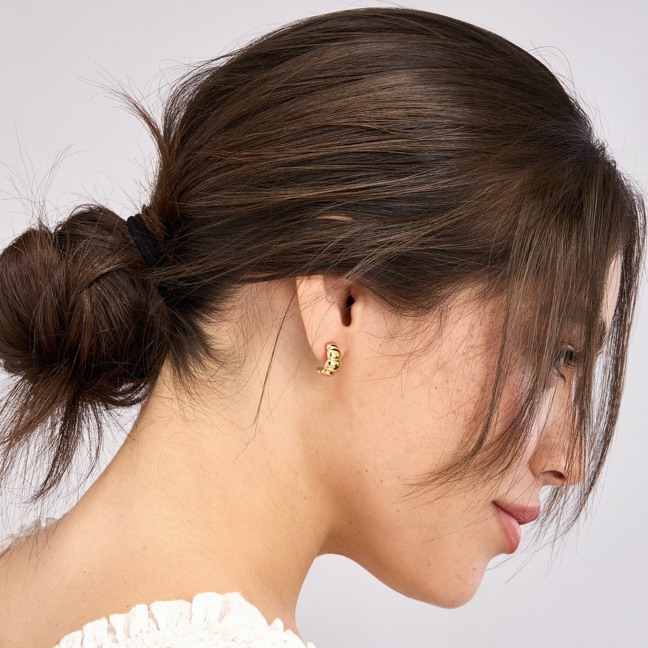 14K Yellow Gold Graduated Puff Hoop Earrings - Queen May