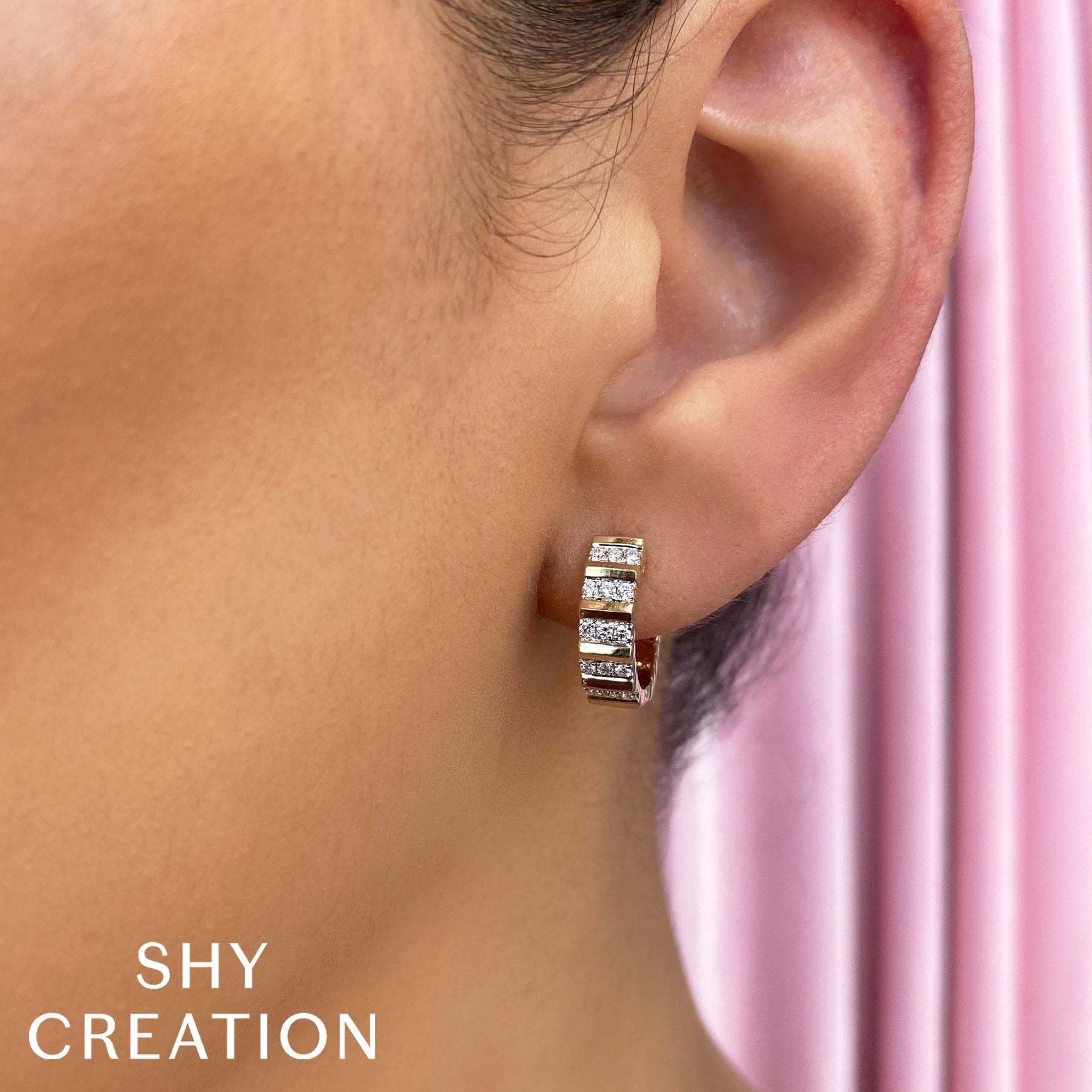 14K Gold 0.30 Carat Diamond Fluted Huggie Hoop Earrings - Queen May