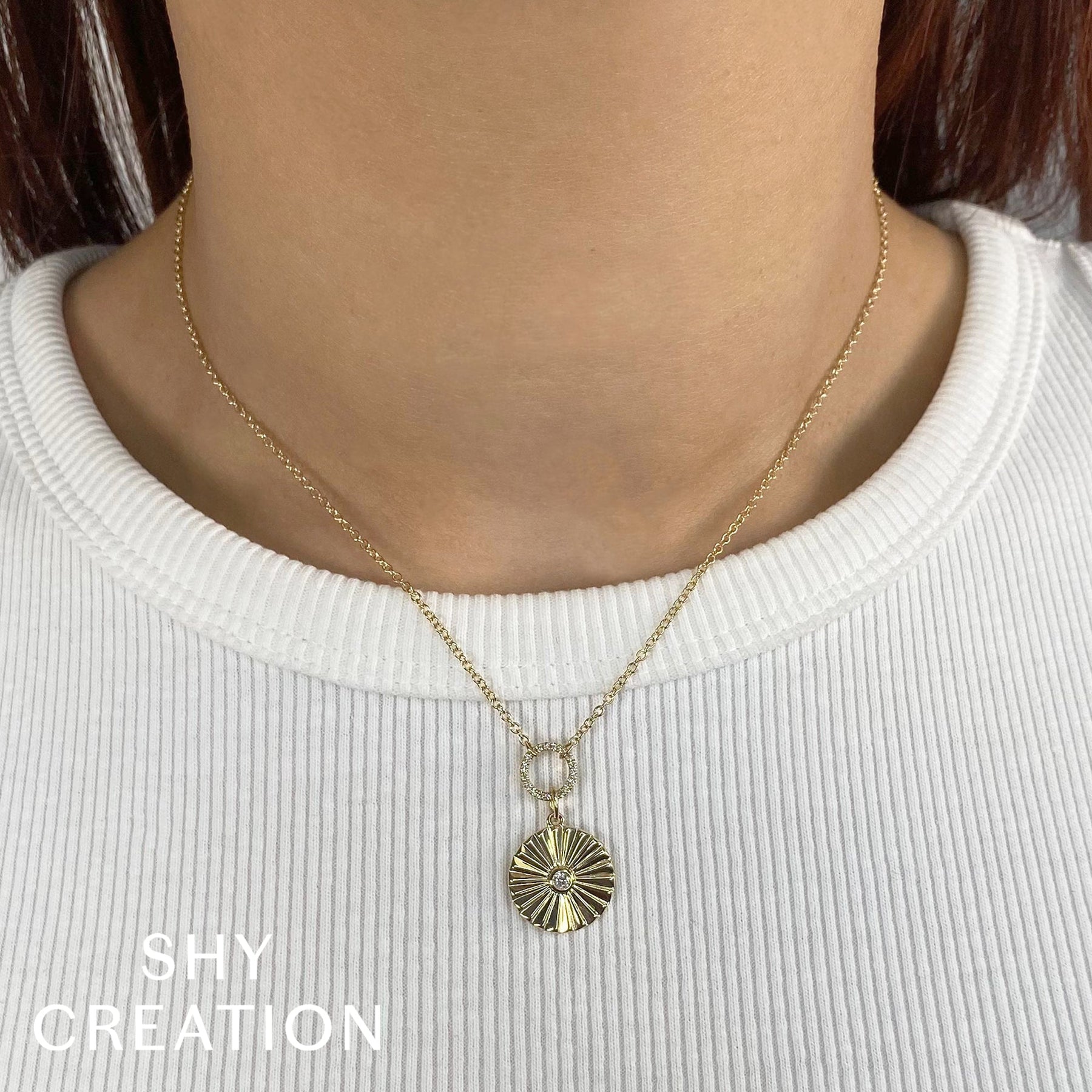 14K Gold 0.10 Carat Diamond Fluted Circle Pendant Necklace - Queen May