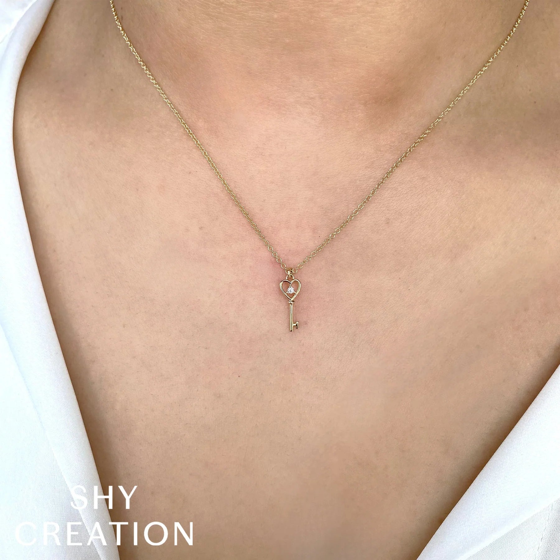 14K Gold Diamond Heart Key Pendant Necklace - Queen May