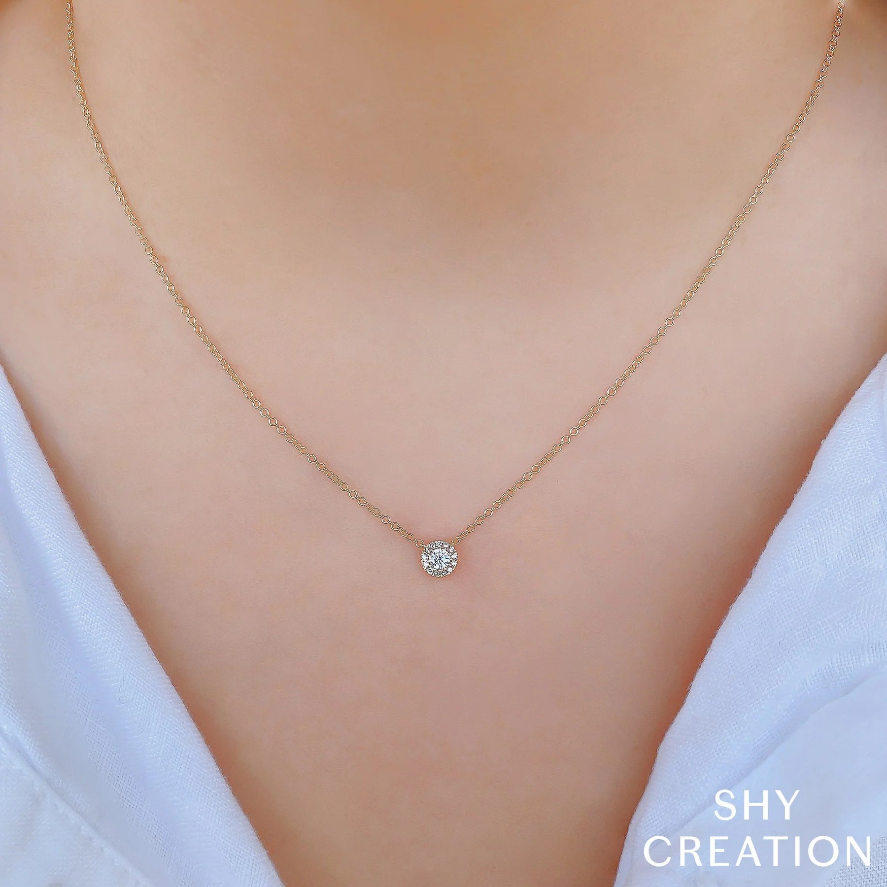 14K Gold 0.14 Carat Round Diamond Halo Pendant Necklace - Queen May