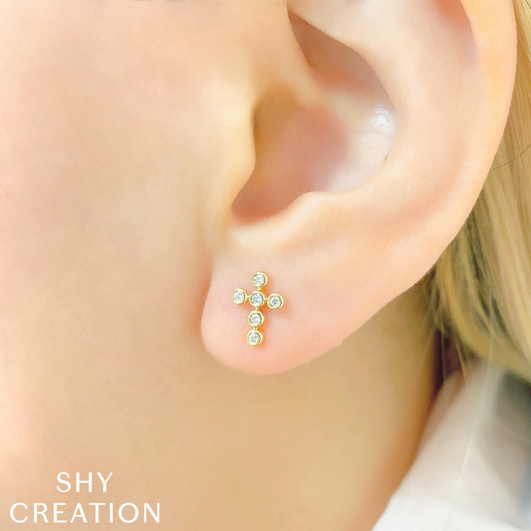 14K Gold 0.11 Carat Diamond Bezel Cross Stud Earrings - Queen May