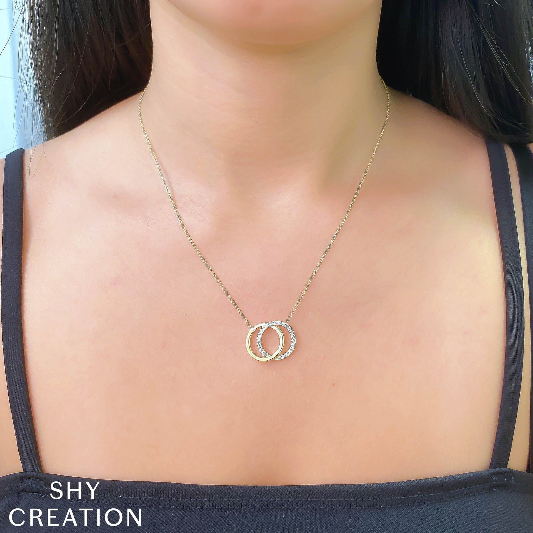 14K Gold 0.31 Carat Interlocking Circles Pendant Necklace - Queen May