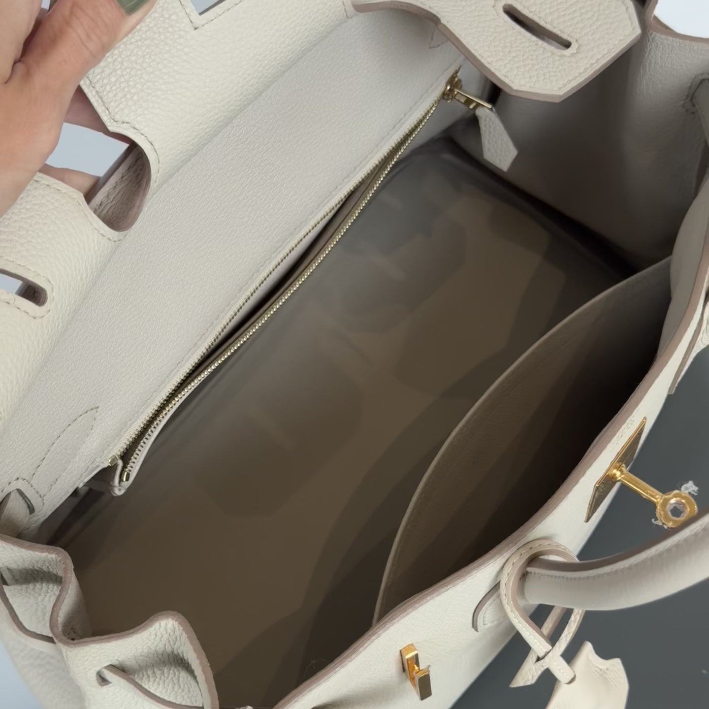 Hermes Birkin Beton 30 Togo Gold Hardware 2022 - Queen May