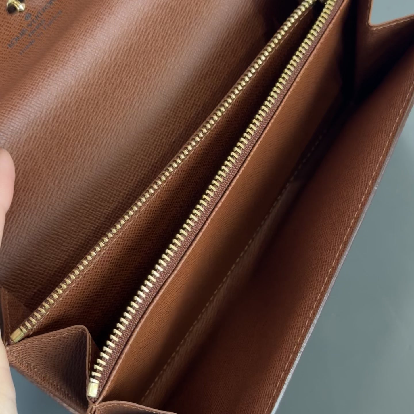 Louis Vuitton Monogram Sarah Wallet - Queen May
