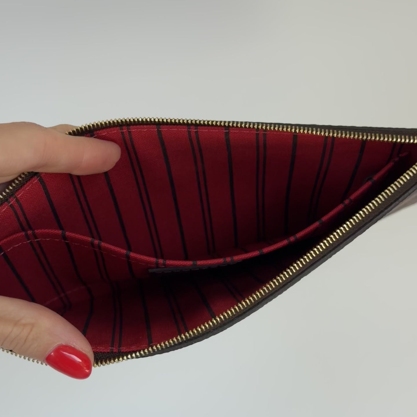 Louis Vuitton Damier Ebene Pochette - Queen May
