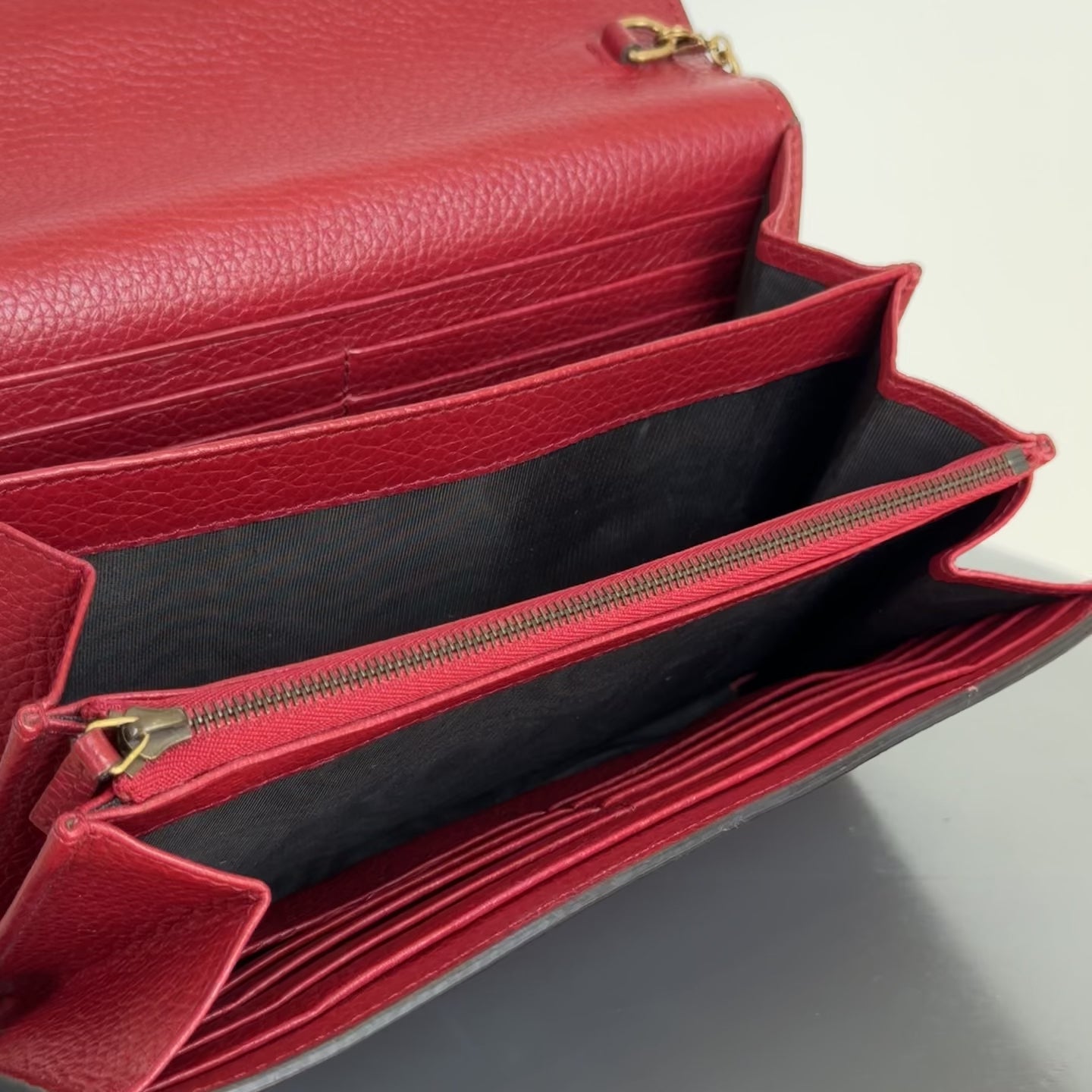 Gucci GG Marmont Chain Wallet Red - Queen May