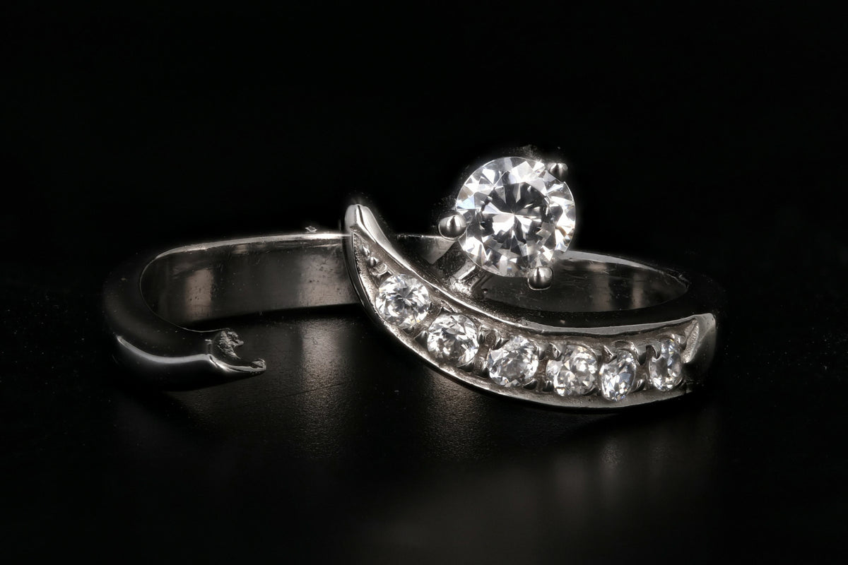 Modern 14K White Gold .20CTW Diamond Ring - Queen May
