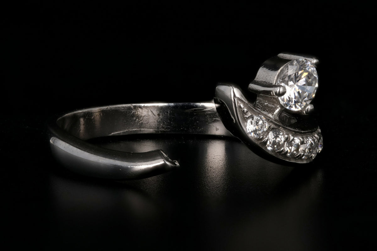 Modern 14K White Gold .20CTW Diamond Ring - Queen May
